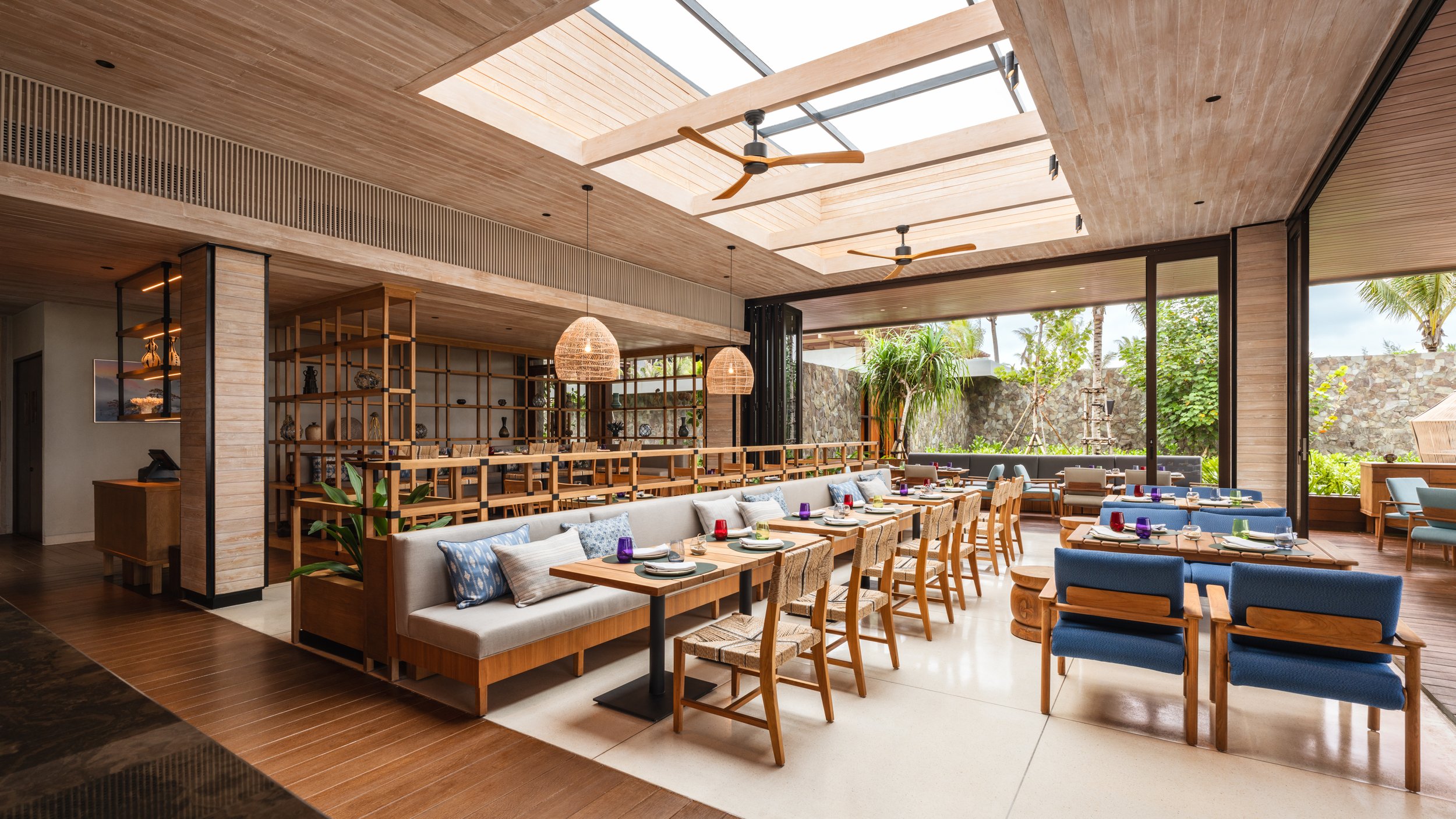IHG_HIBL_OceanKitchen-2_lowres.jpg