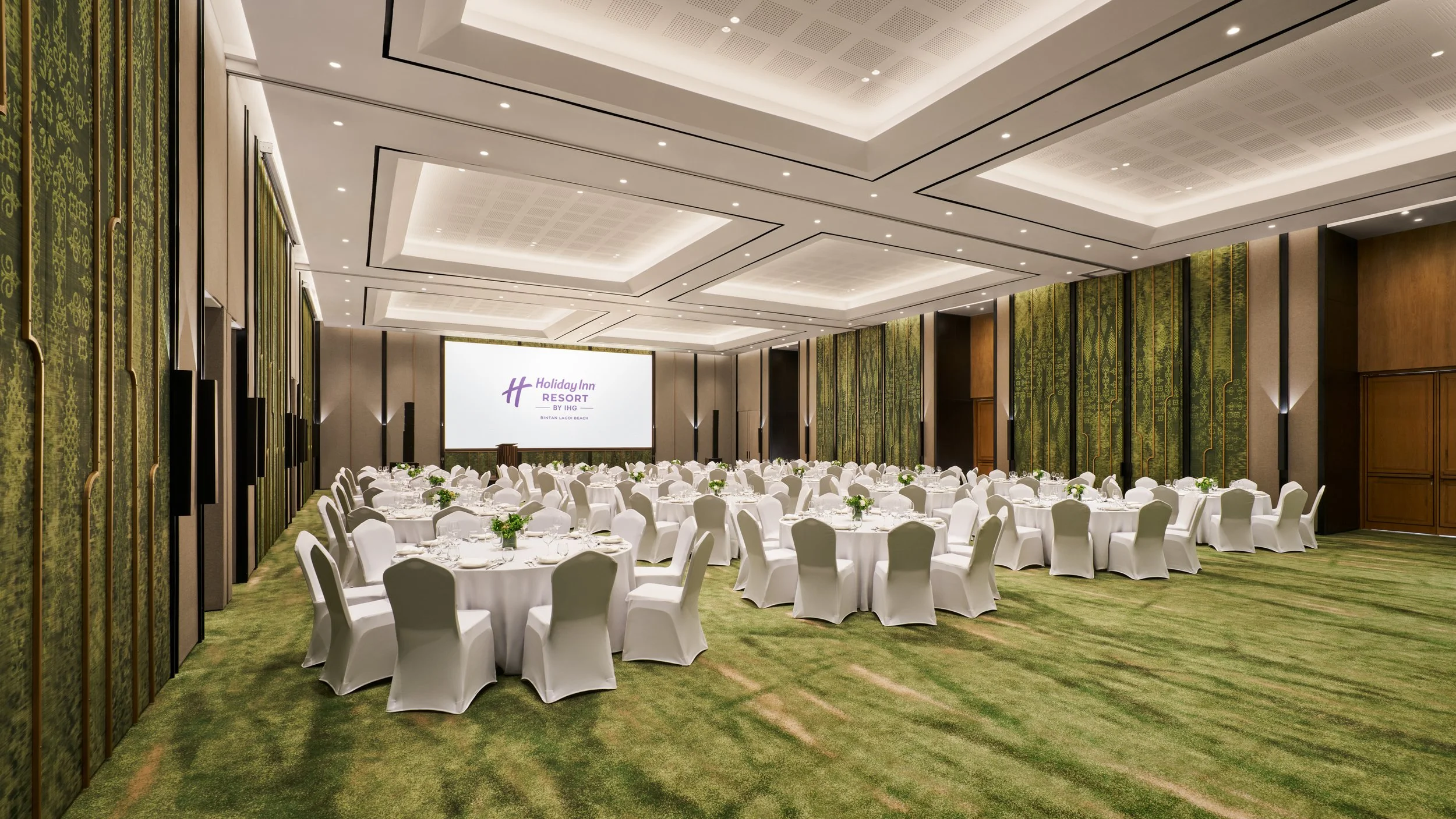 IHG_HIRBL_Ballroom_Banquet-2_lowres.jpg