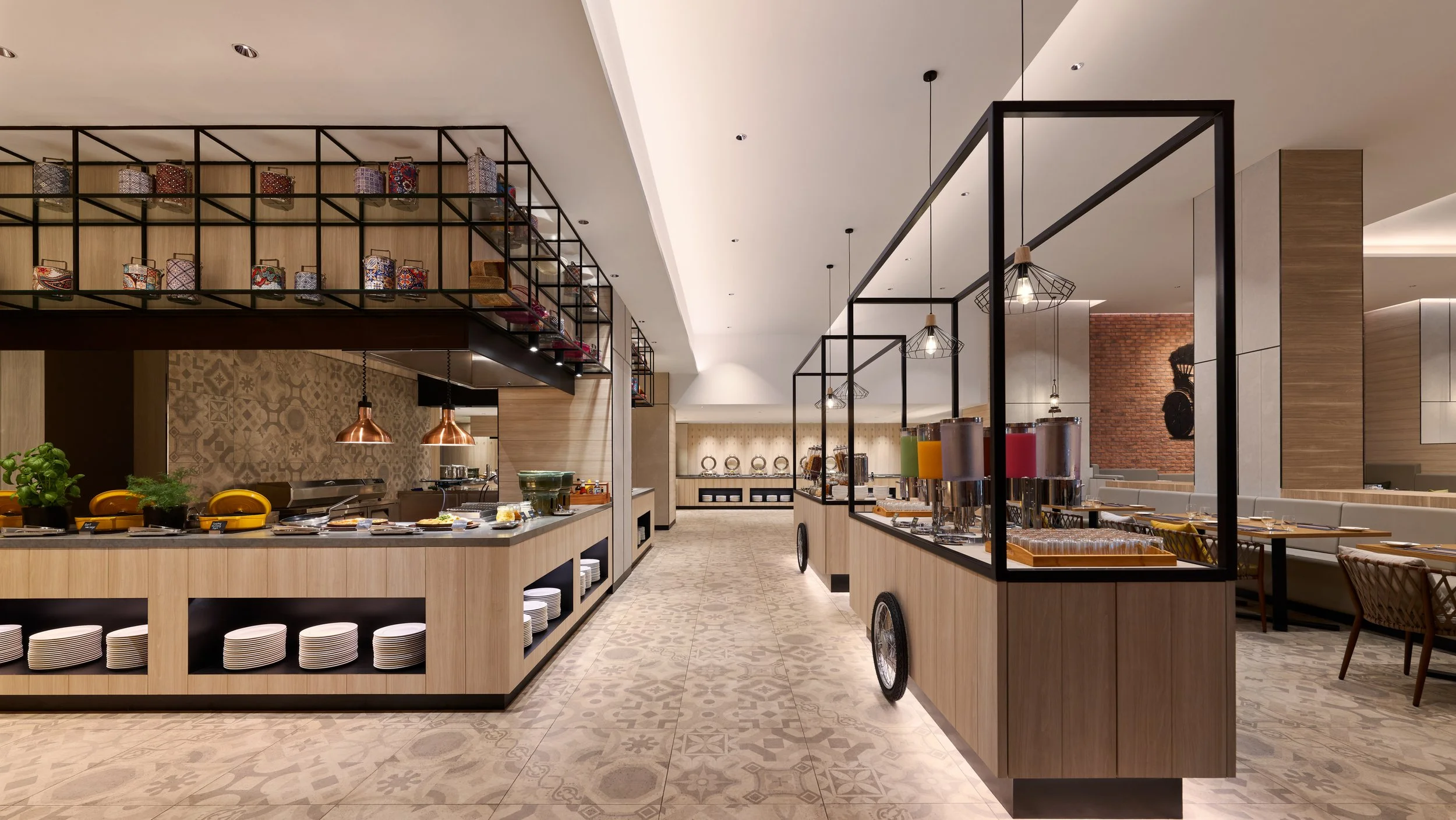 IHG_HISPENPP_AllDayDining-4_lowres.jpg