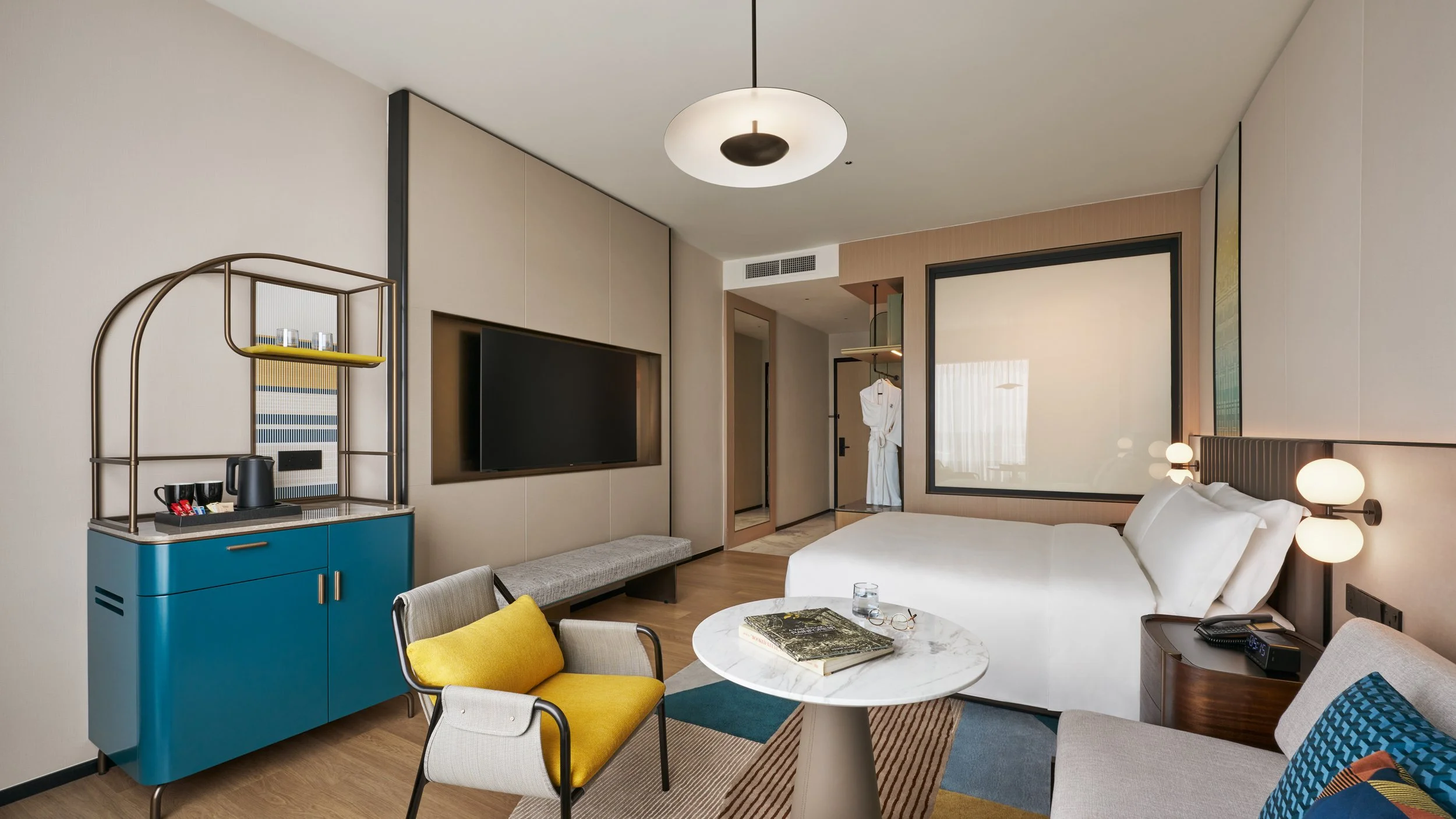 IHG_VocoKCH_P1_Room1013_StdKing_02_lowres.jpg