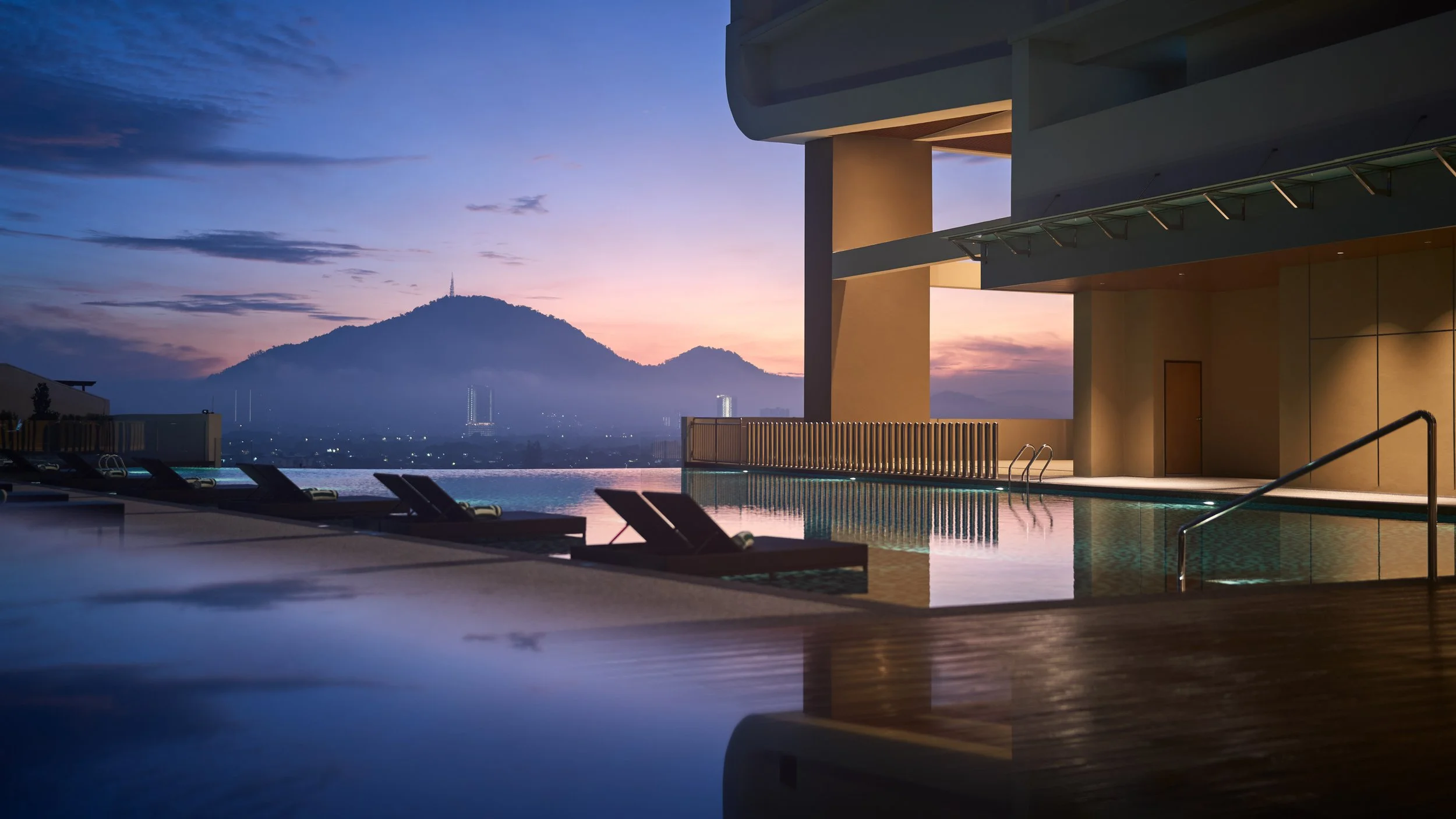IHG_HISPENPP_P2_SwimmingPool_DawnCloseUp_01_lowres.jpg