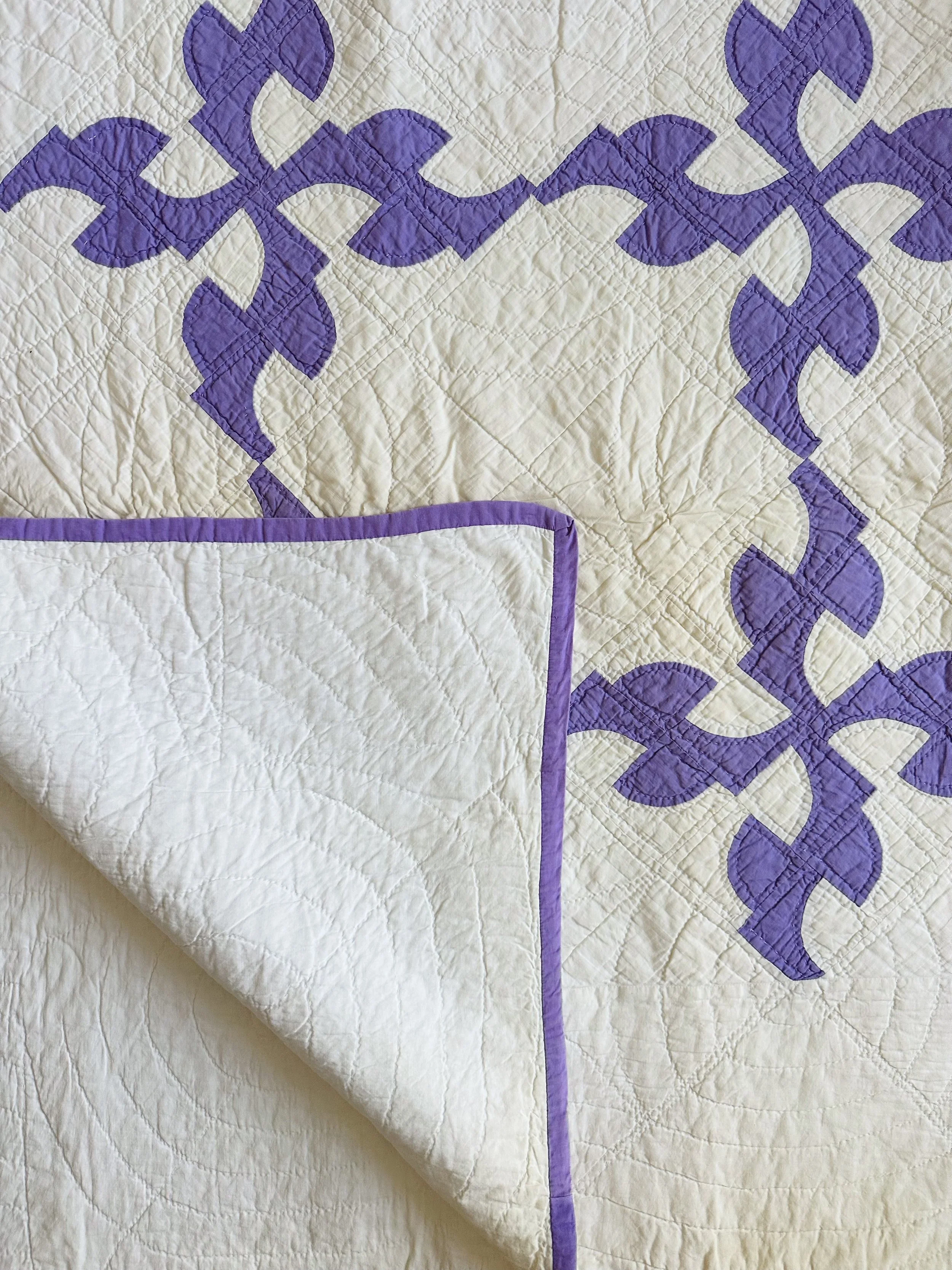 Vintage Purple & White Whirligig Pattern Cotton Quilt