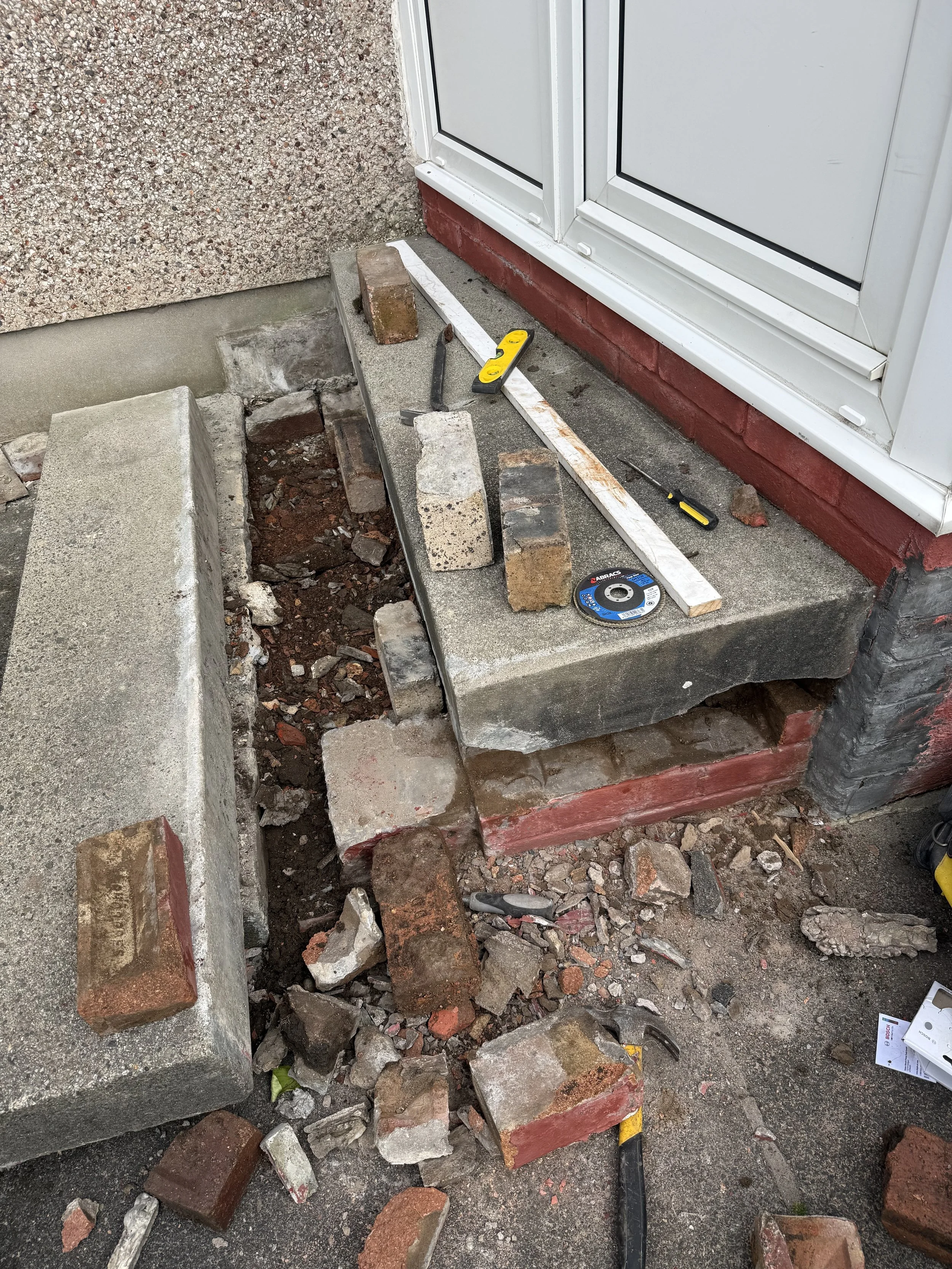 Fix on a sinking rear step