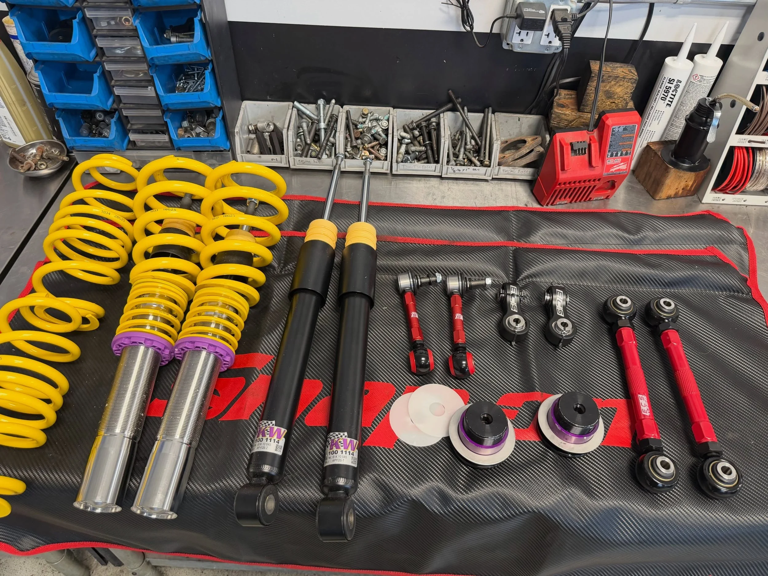 Customer brought in his 2018 macan for a suspension overhaul! 

@kw_suspension V1 coilovers ✅
@ecstuning Toe arms, Front/Rear swaybar links ✅

After all suspension components installed, we set a base right height, and performed an alignment! 

Ride h