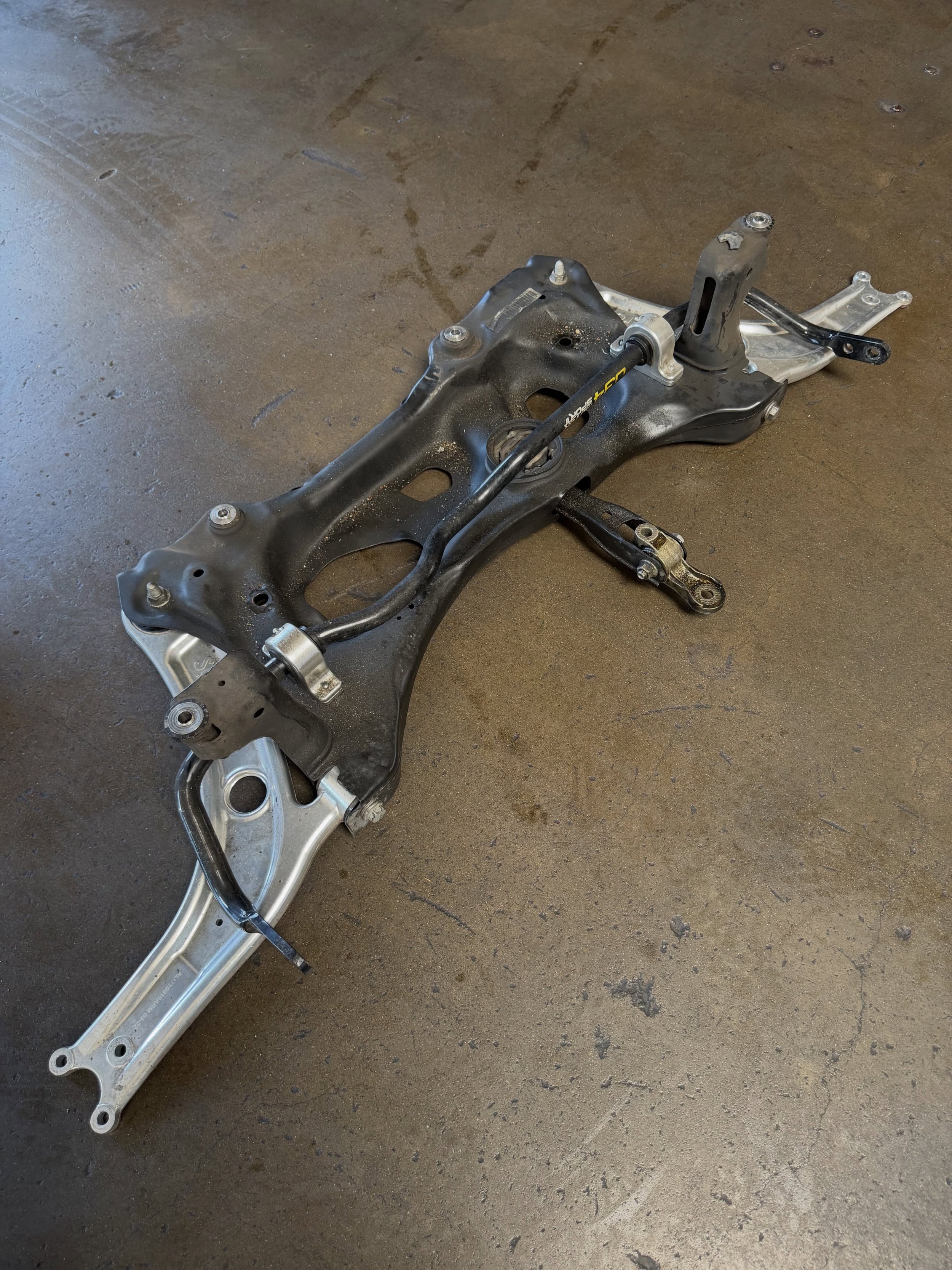 @lim_seungha brought in his Jetta again for a cool upgrade, we test fitted a MK7 R subframe onto his Jetta and it fit perfectly! We swapped all suspension components and aligned his car 🤙

The new subframe is lighter and more rigid, the car handles 