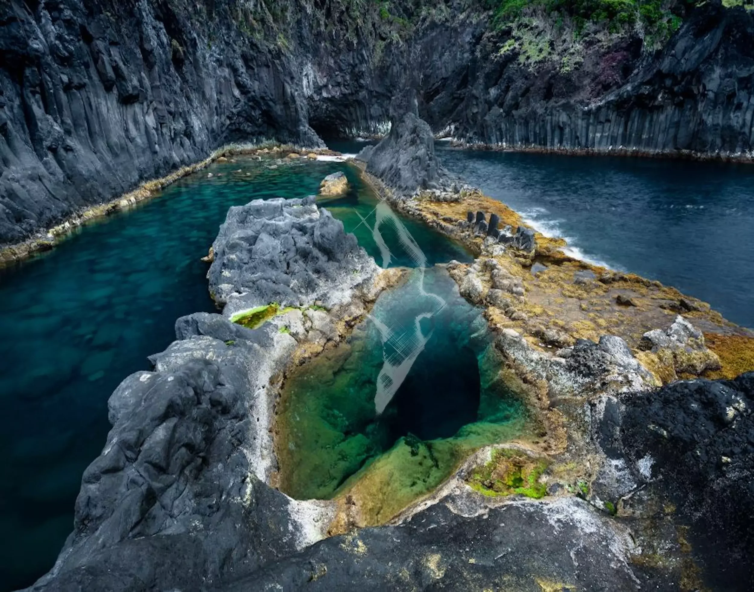 2.-Piscina-Simao-Dias-Nomu-Acores-scaled.jpg.webp