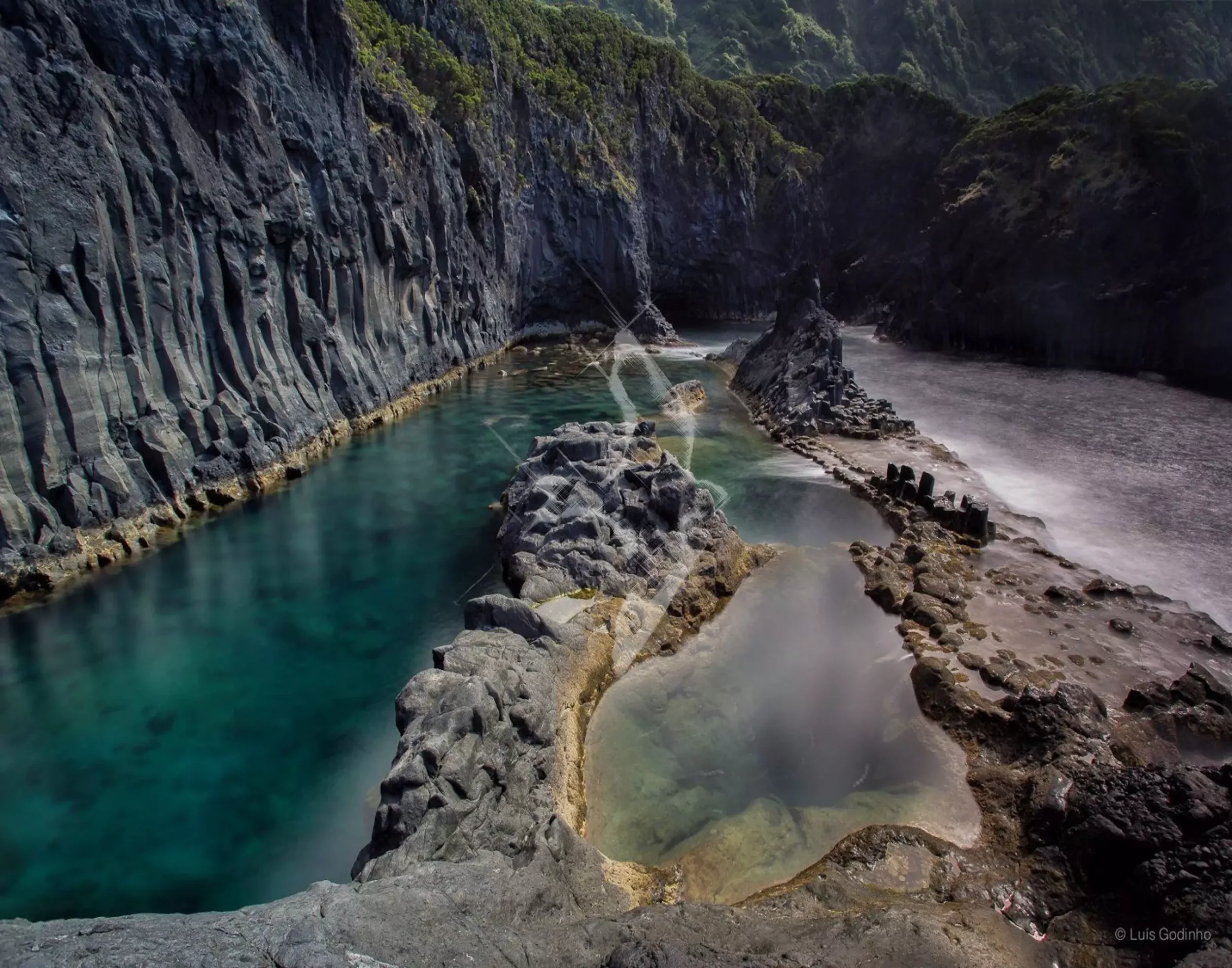 3.-Piscina-Simao-Dias-Nomu-Acores-scaled.jpg.webp