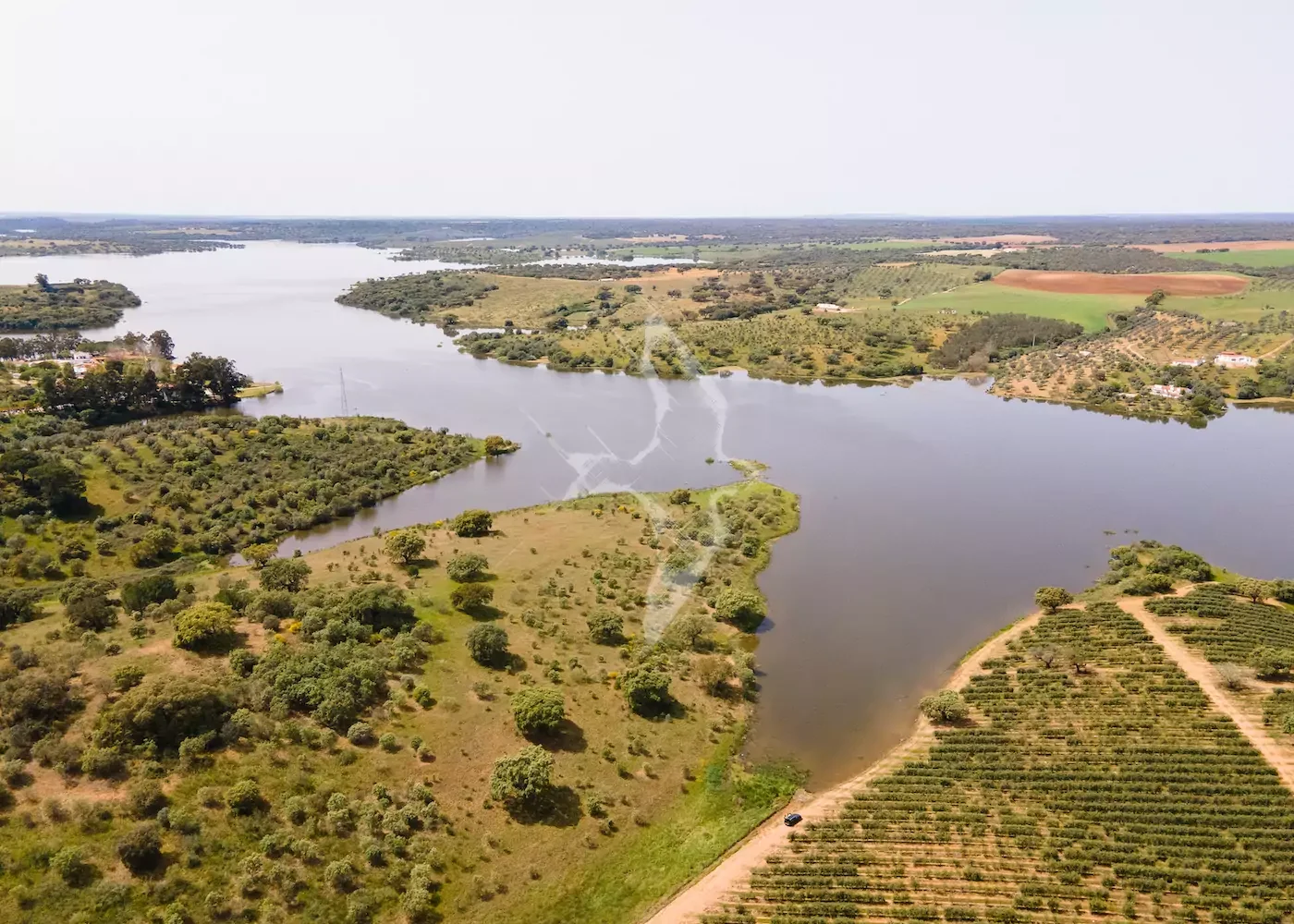 Monte na barragem de Maranhão