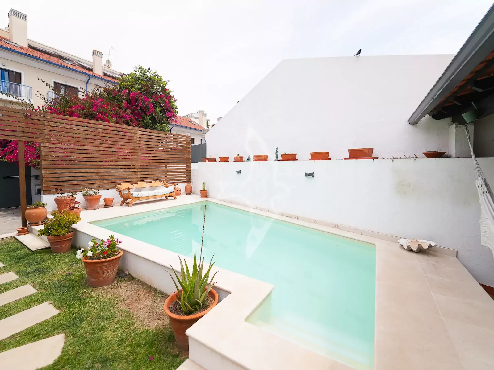 10.-Piscina-garagem.jpg.webp