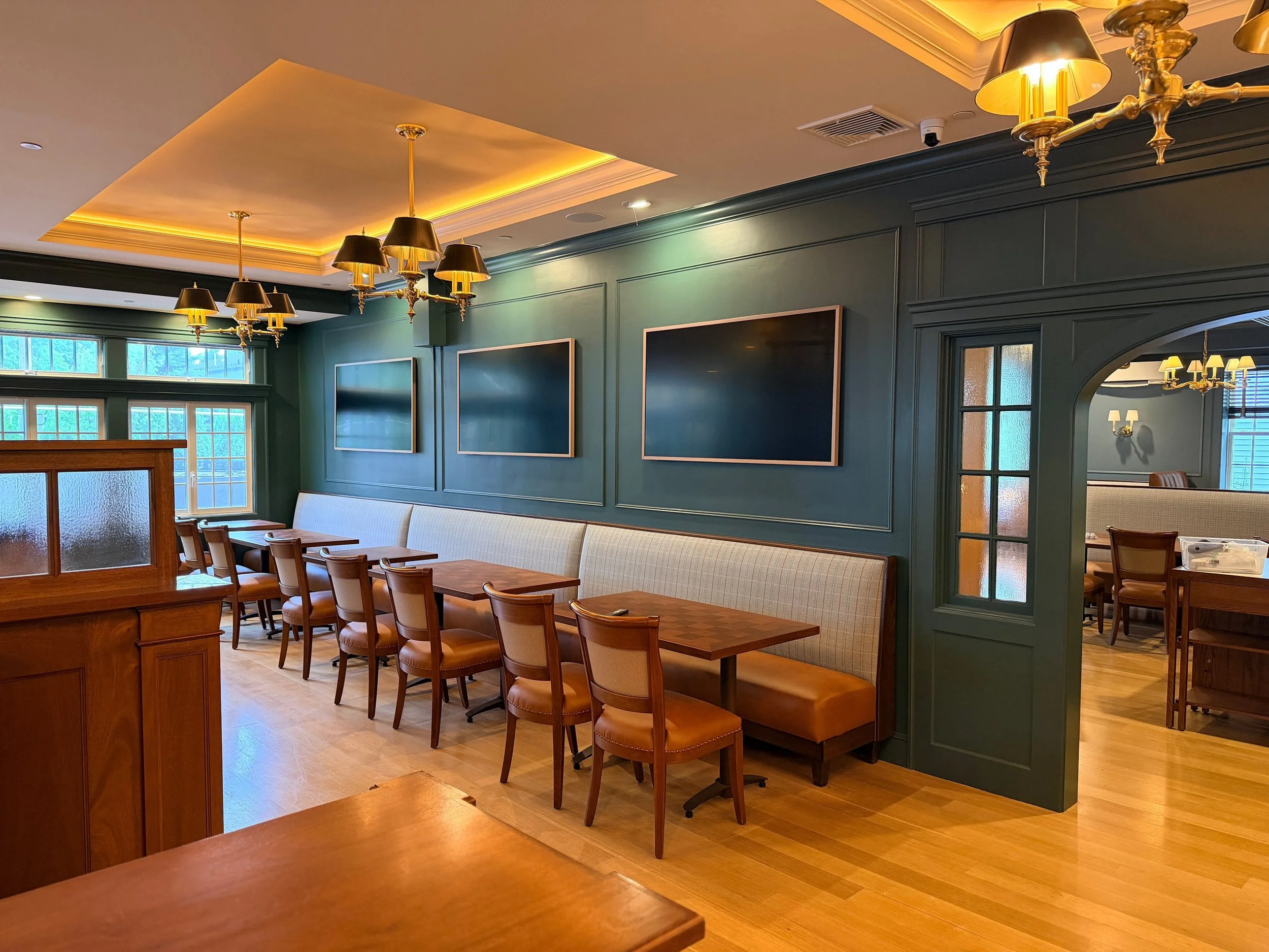 Okay, let's kick this week off with a current photo of the tavern! We're excited to meet folks today at our open call from 12-3, 4-6. If you can't make it, send us a note and we'll connect you with the hiring team. See you soon!