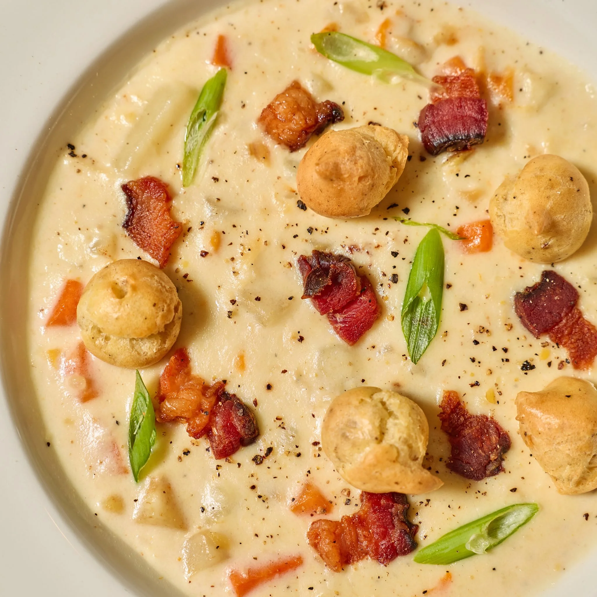 The cure for rainy day blues? Clam chowder! Come cozy up to the bar with us tonight - we open at 5pm!