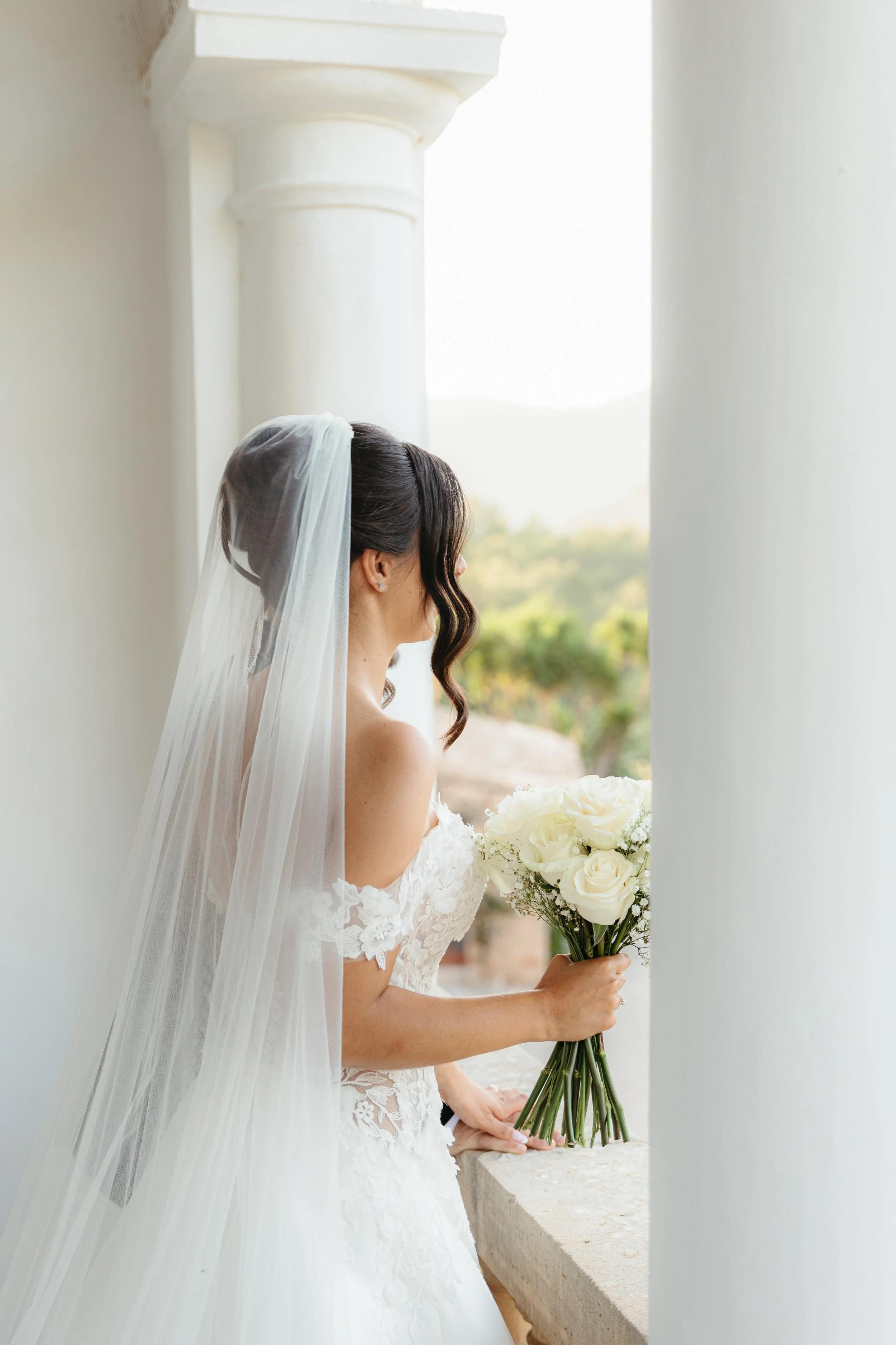 5 Reasons to Hire a Live Wedding Painter for Your Mallorca Destination Wedding