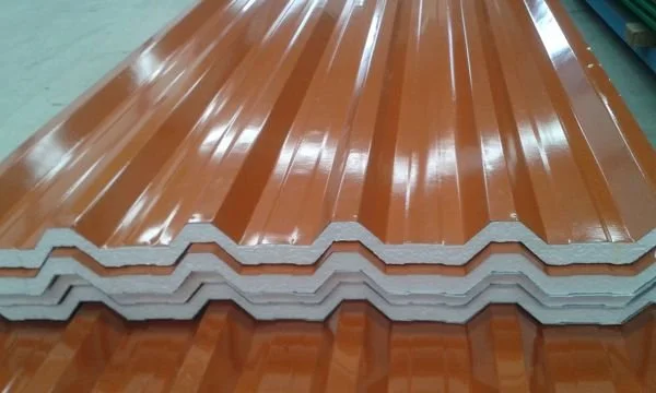 Telha sanduíche marrom ceramica.jfif