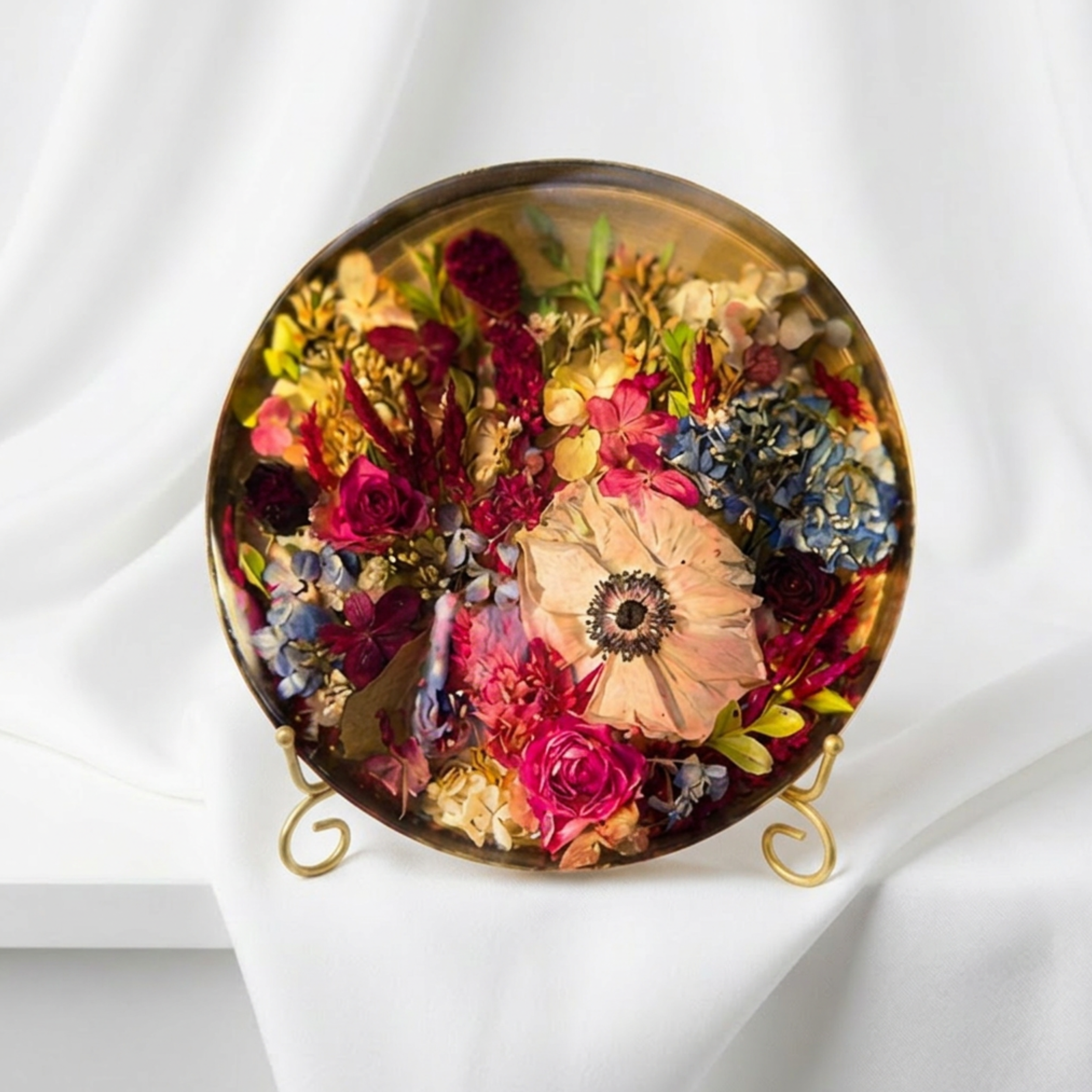 Gold Resin Plate with Stand
