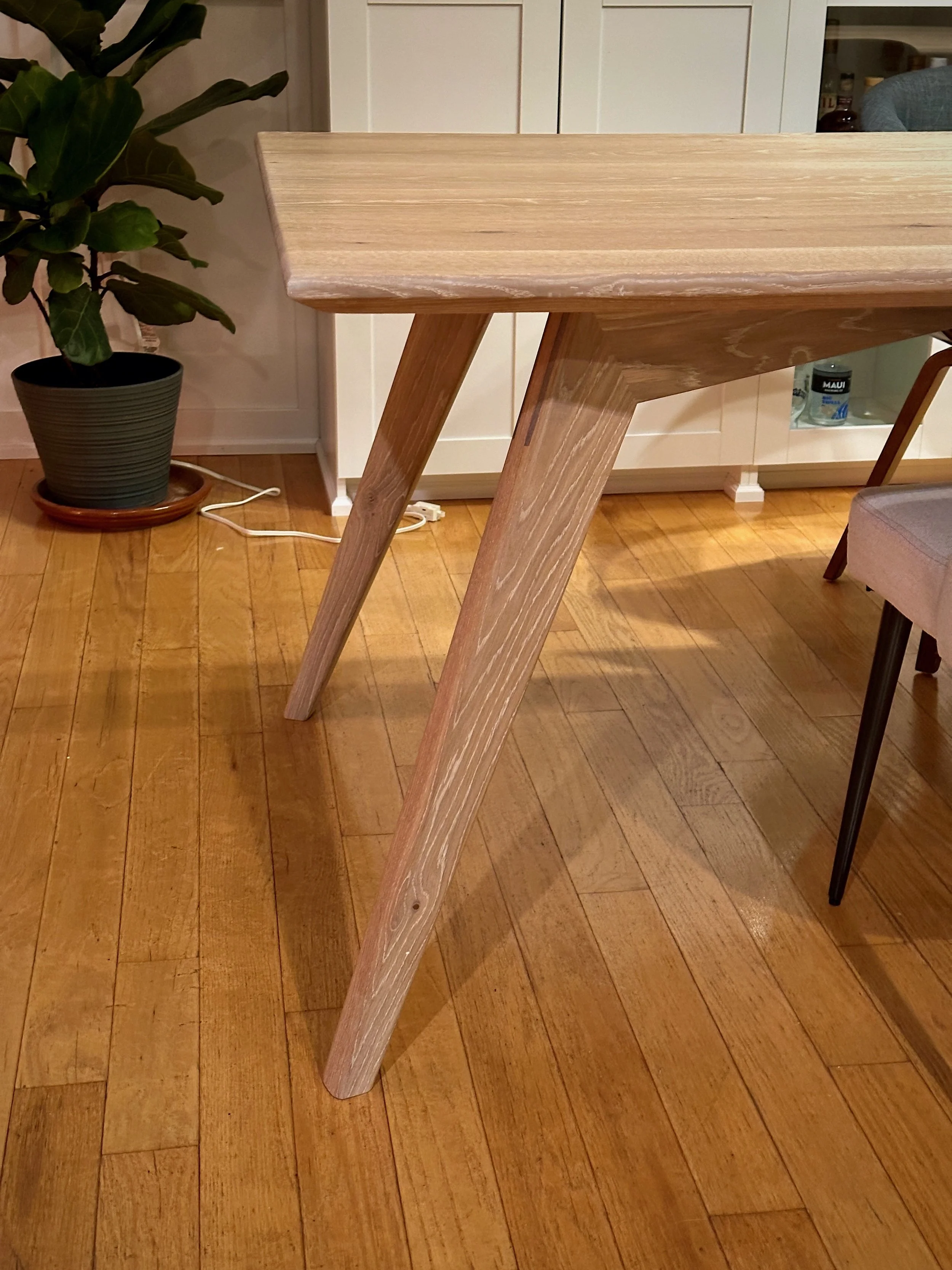 Building an Eight-Seat White Oak Dining Table