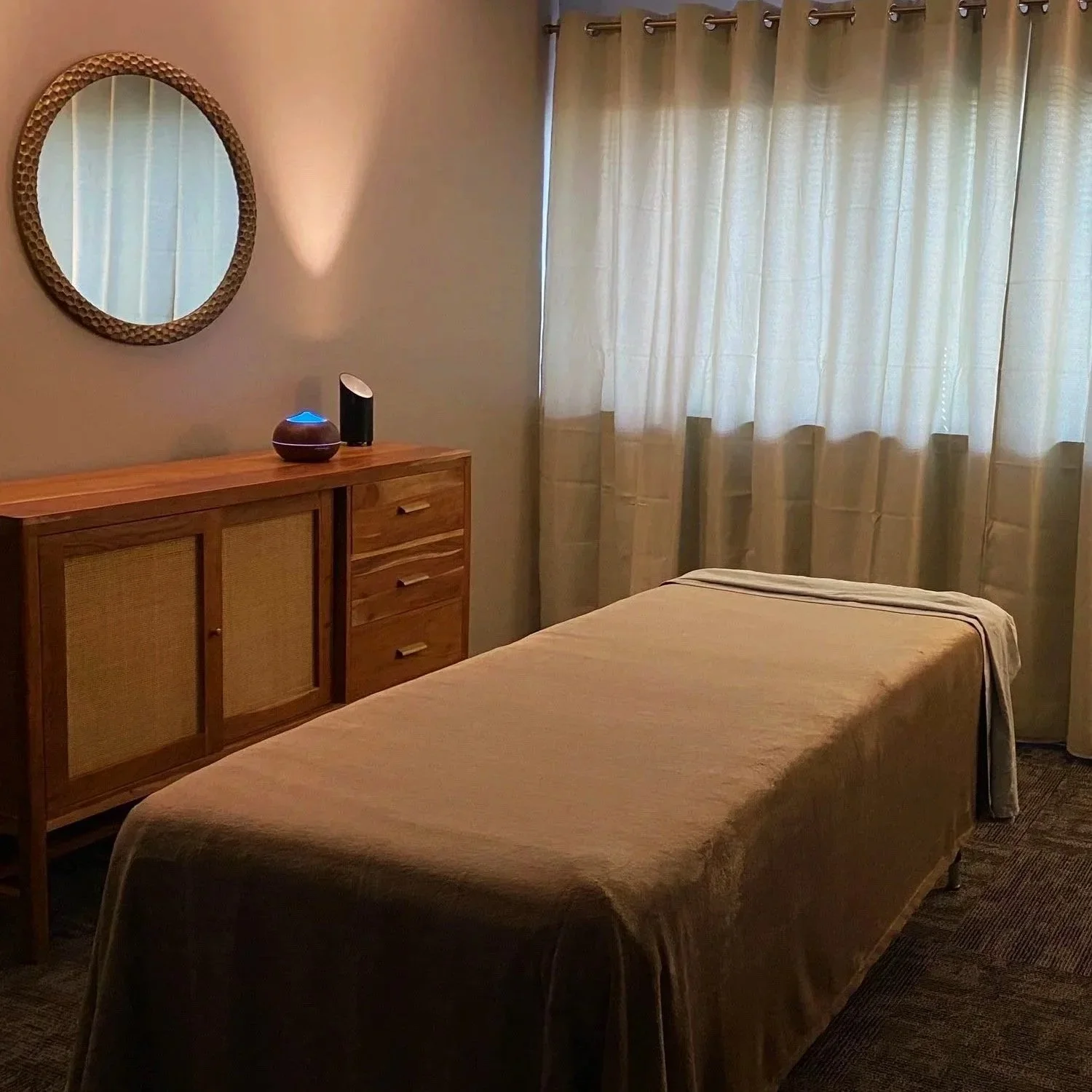 Full Function Wellness treatment room