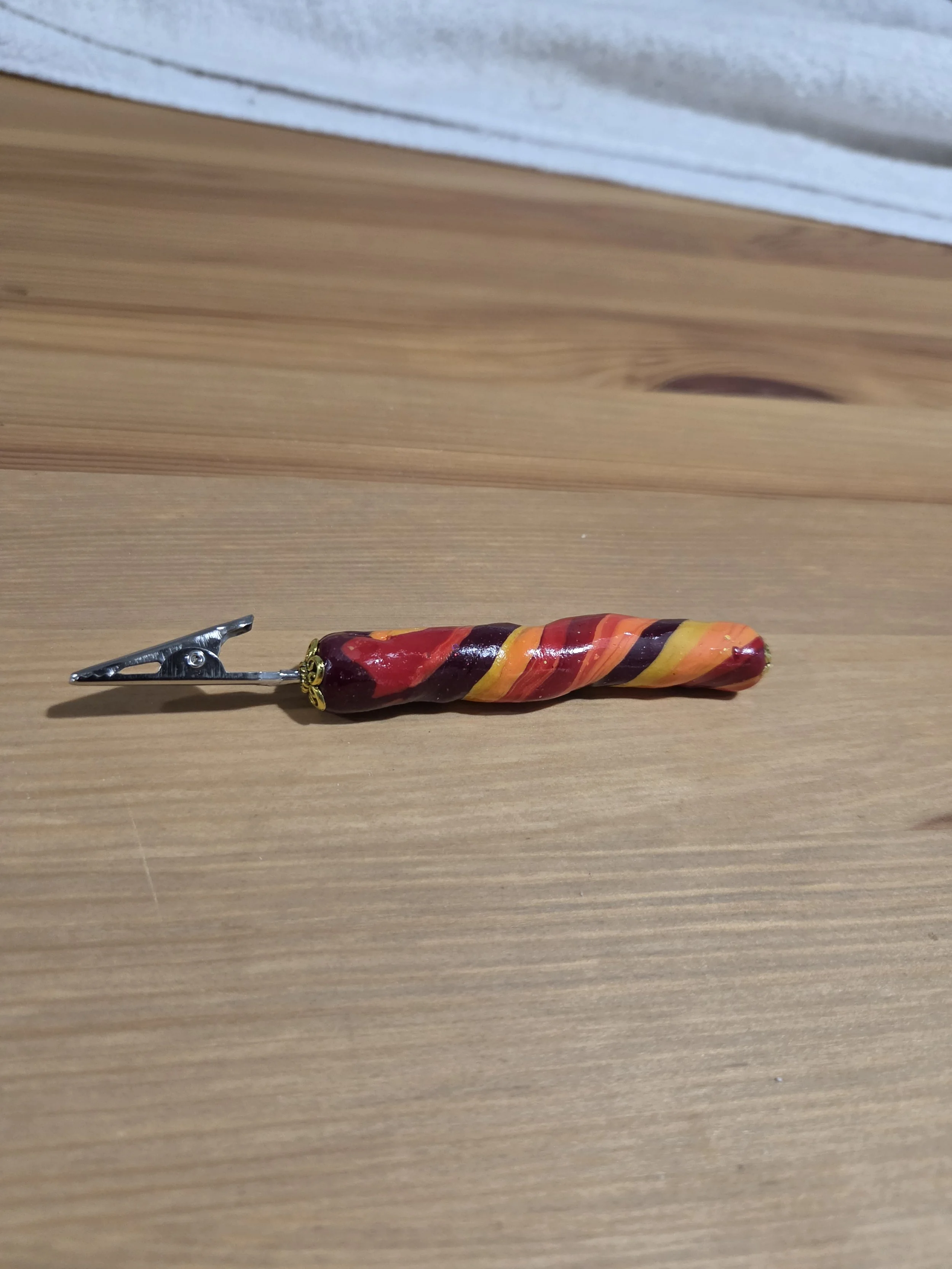 Aztec Handcrafted Swirl Alligator Clip