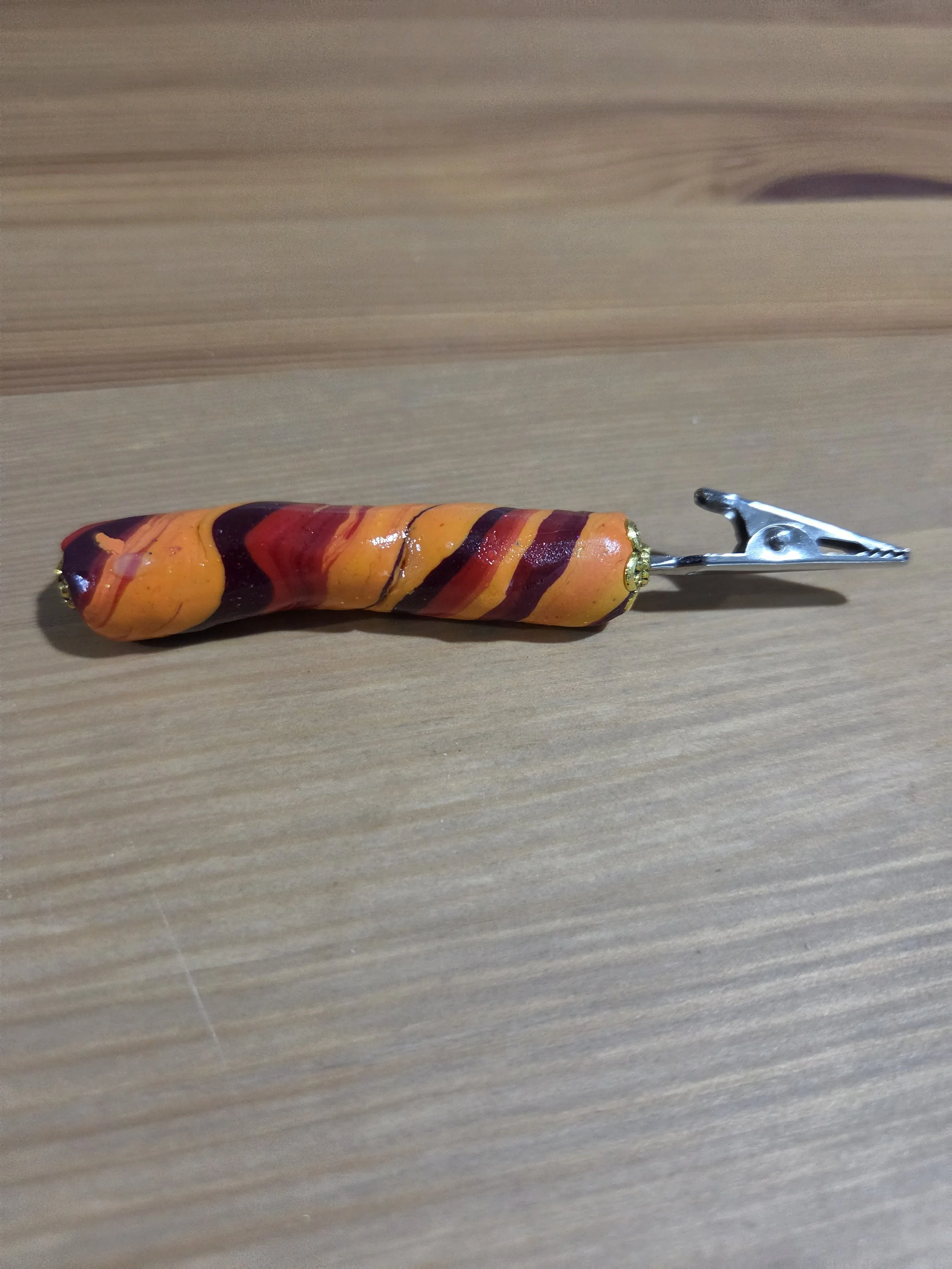 Handcrafted Azteca Swirling Alligator Clip