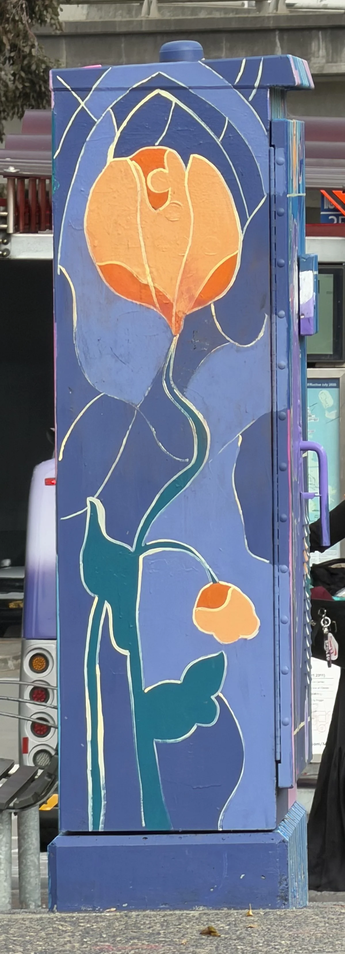SLIDESHOW-UtilBox-Poppy.jpg