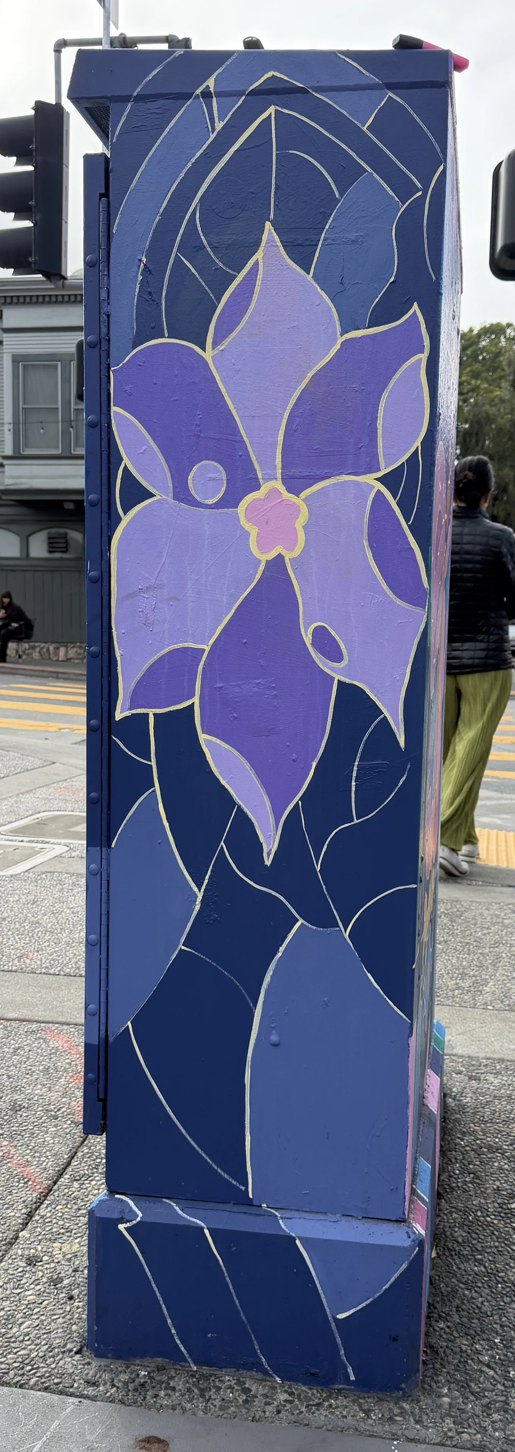 SLIDESHOW-UtilBox-Side-Campanula.jpeg