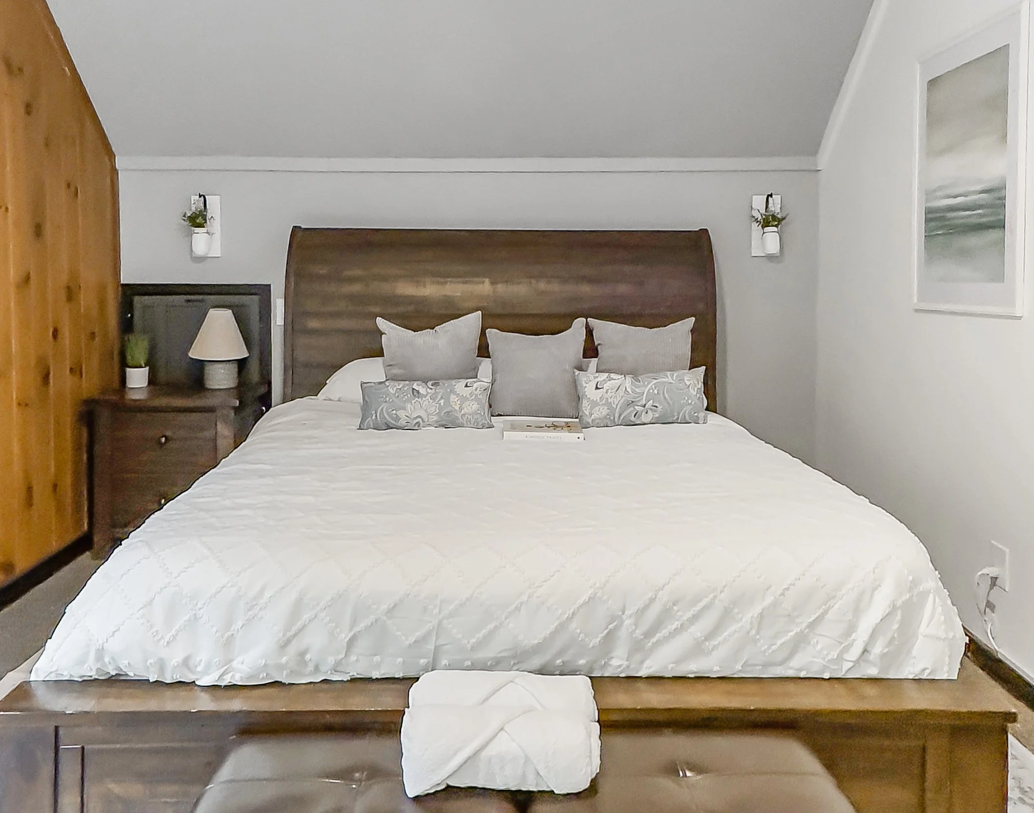Bedroom 1: King Bed Ensuite