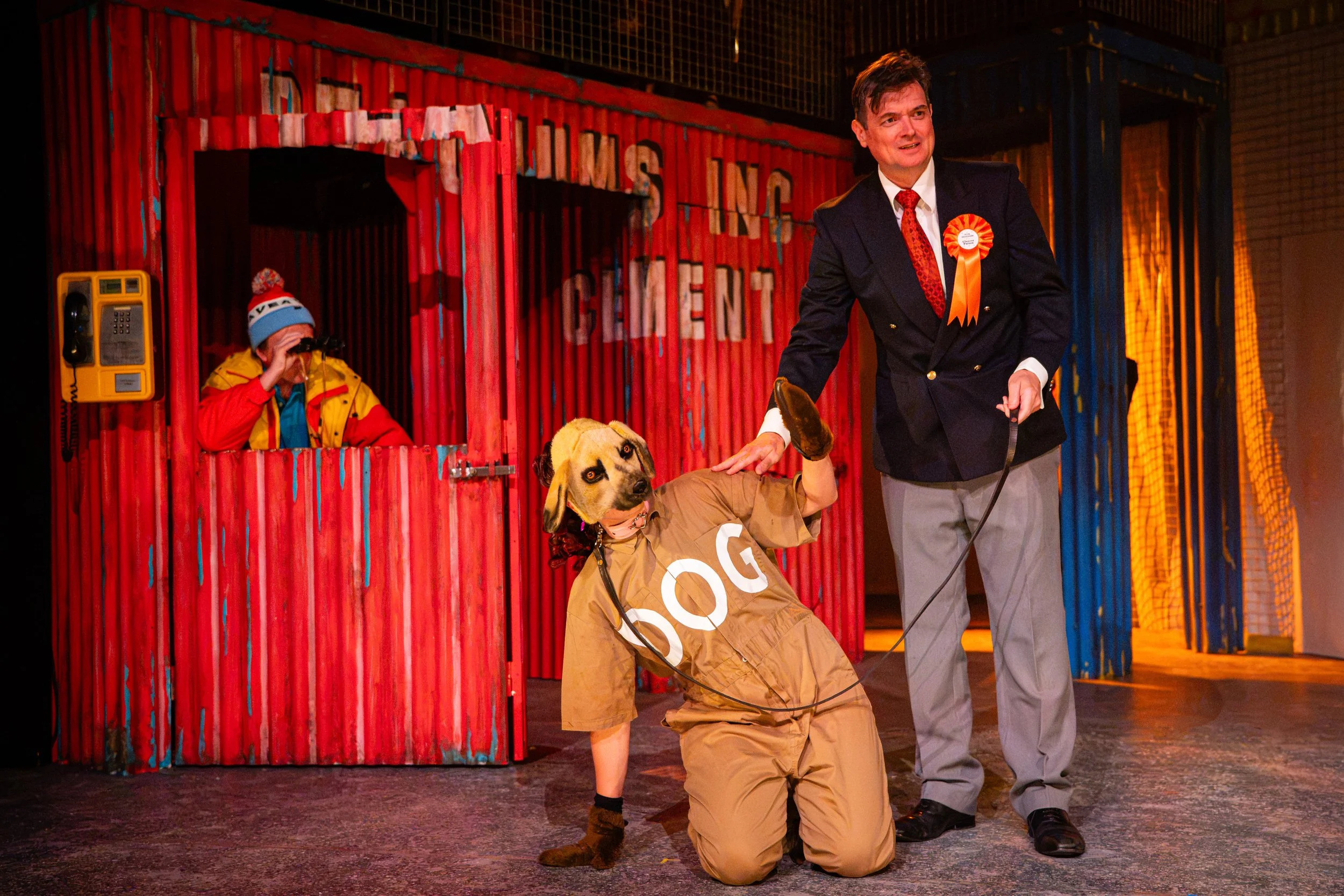 GraemeBraidwoodPhotography-Royal&Derngate-DeadDogInASuitcase-22.jpg