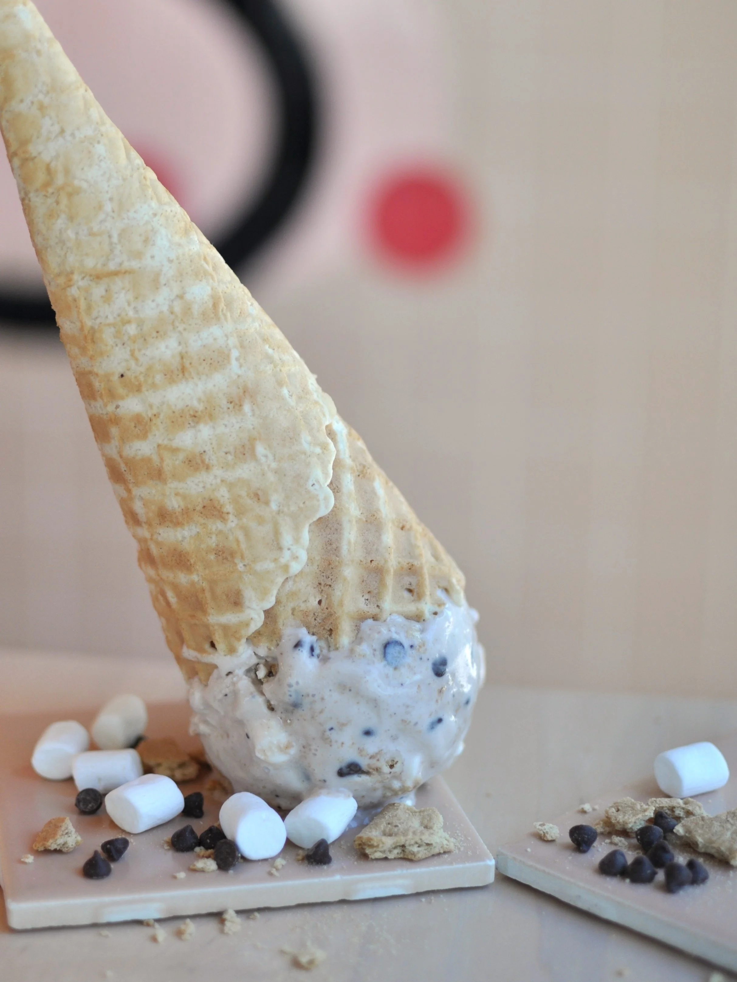 	
Upside down ice cream cone of the S'mores flavour with malted chocolate ice cream, chocolate chips, marshmallows and graham crackers.