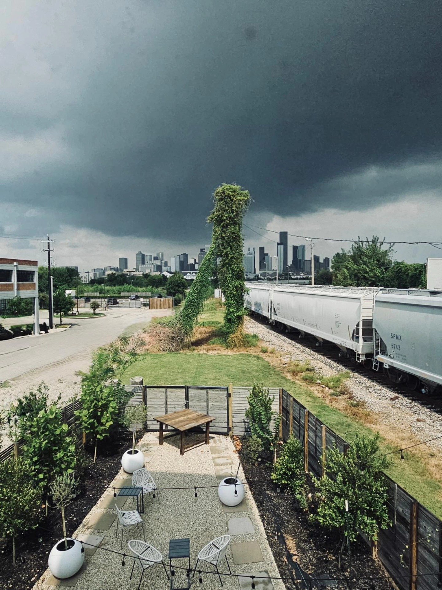 Urban Storm 🌩 🏢