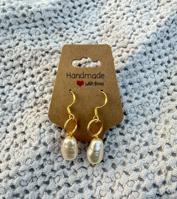 Pearl Drop Earring
