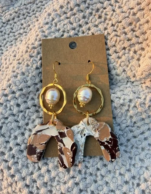 Brown & Pearl Arch Earrings