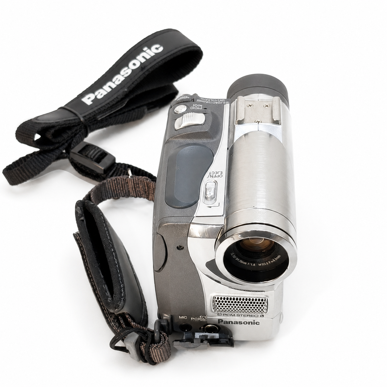 panasonic-mini-dv-front-top-angle.png