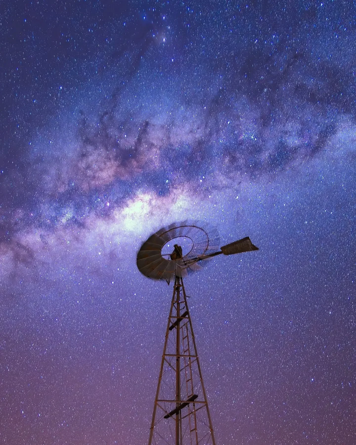 Staring into endless skies at Bullara Station ✨🌌

Staying here was an incredible experience. From the amazing hospitality and delicious food, to the new friends made, and the unforgettable star show that followed.

#bullarastation #westernaustralia 