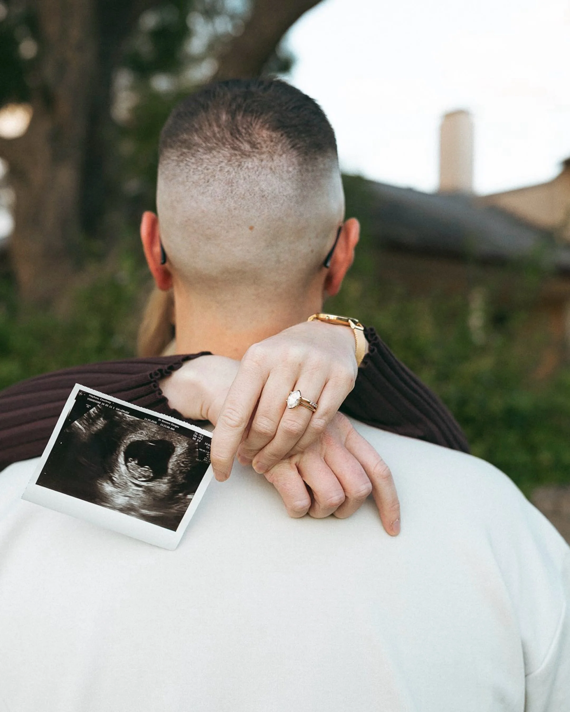 Announcing your pregnancy is always special. But it&rsquo;s even more special to me when it&rsquo;s my best friend&rsquo;s who are doing it. When they first told me they were pregnant I cried and then I said &ldquo;shot gun on doing your photos.&rdqu