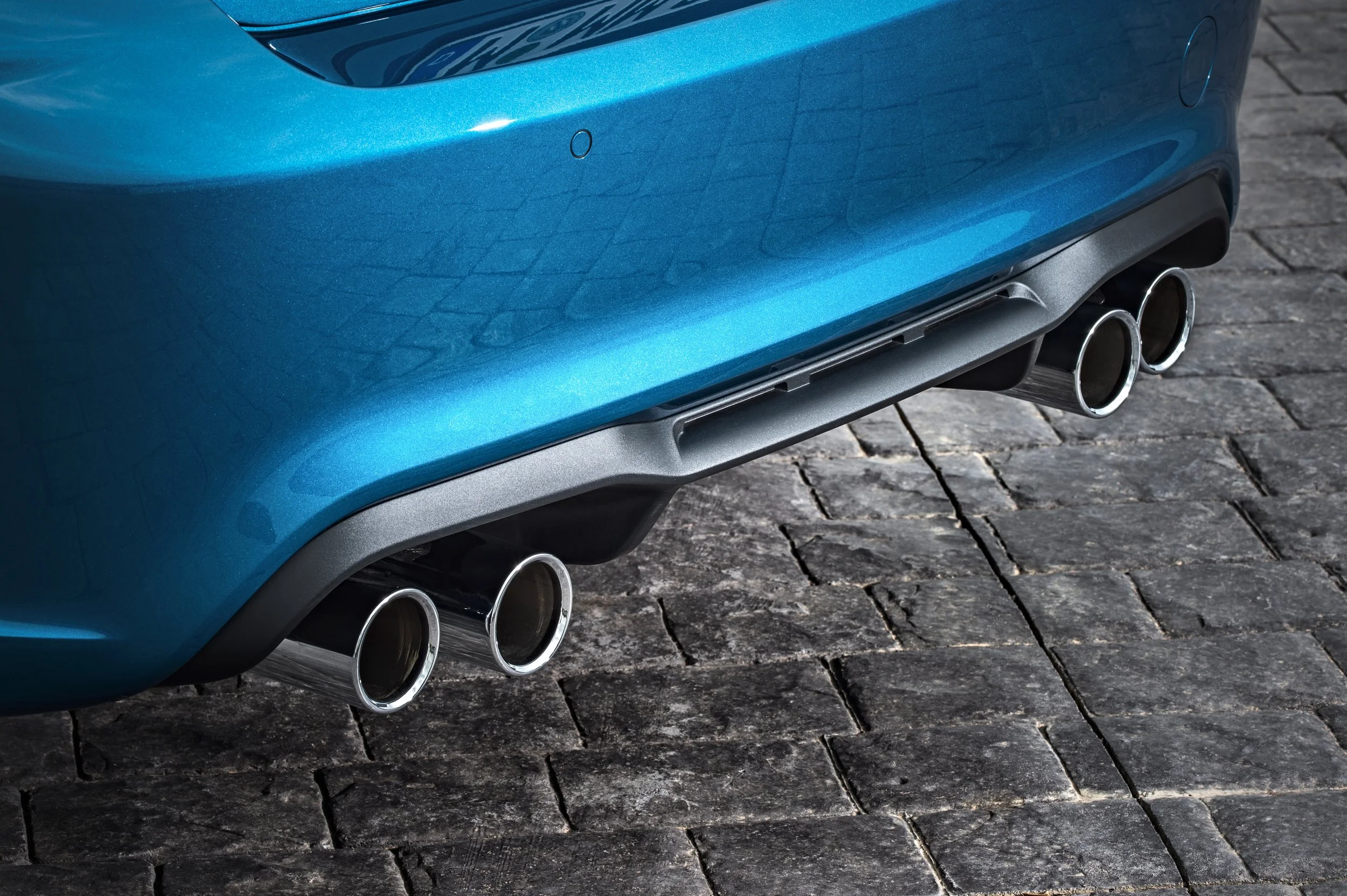 p90199697_highres_the-new-bmw-m2-coupe.jpg