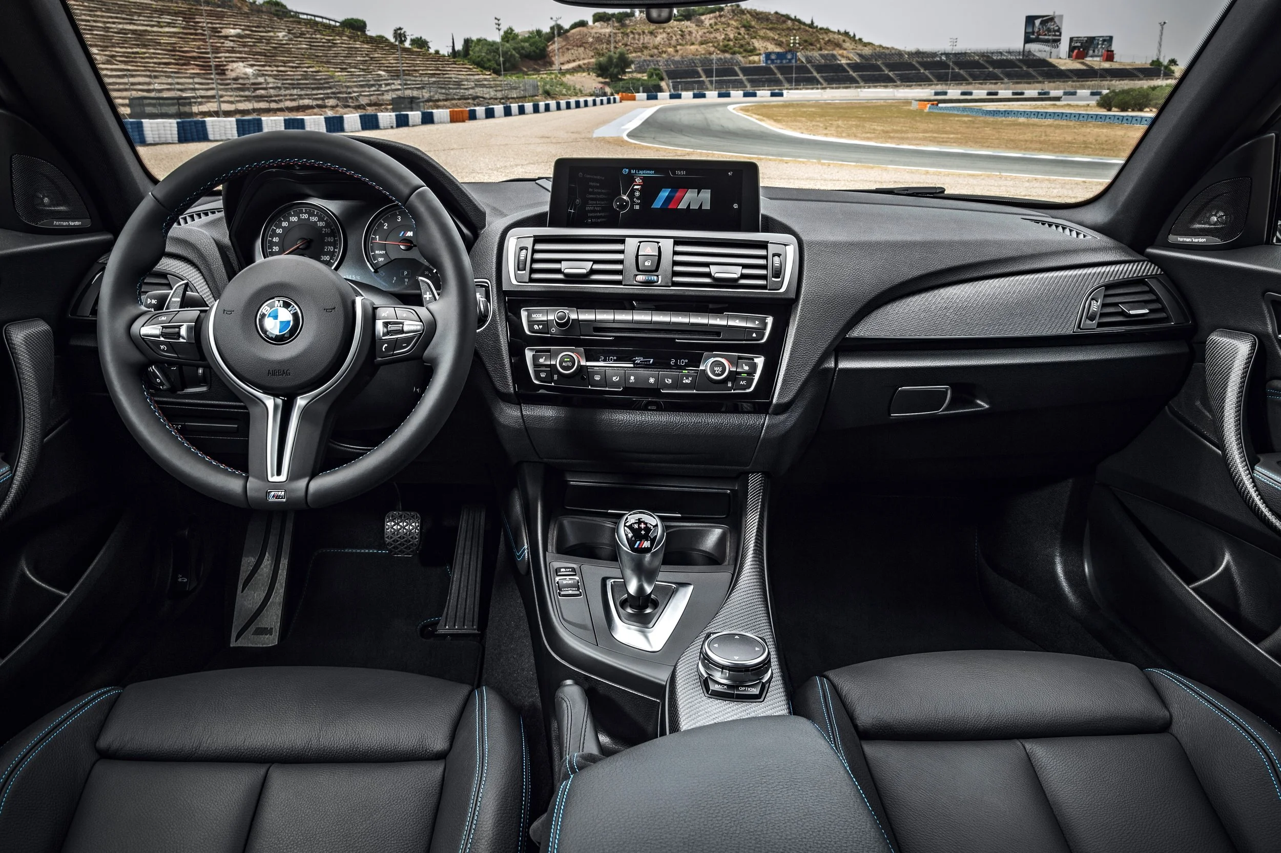 p90199663_highres_the-new-bmw-m2-coupe.jpg