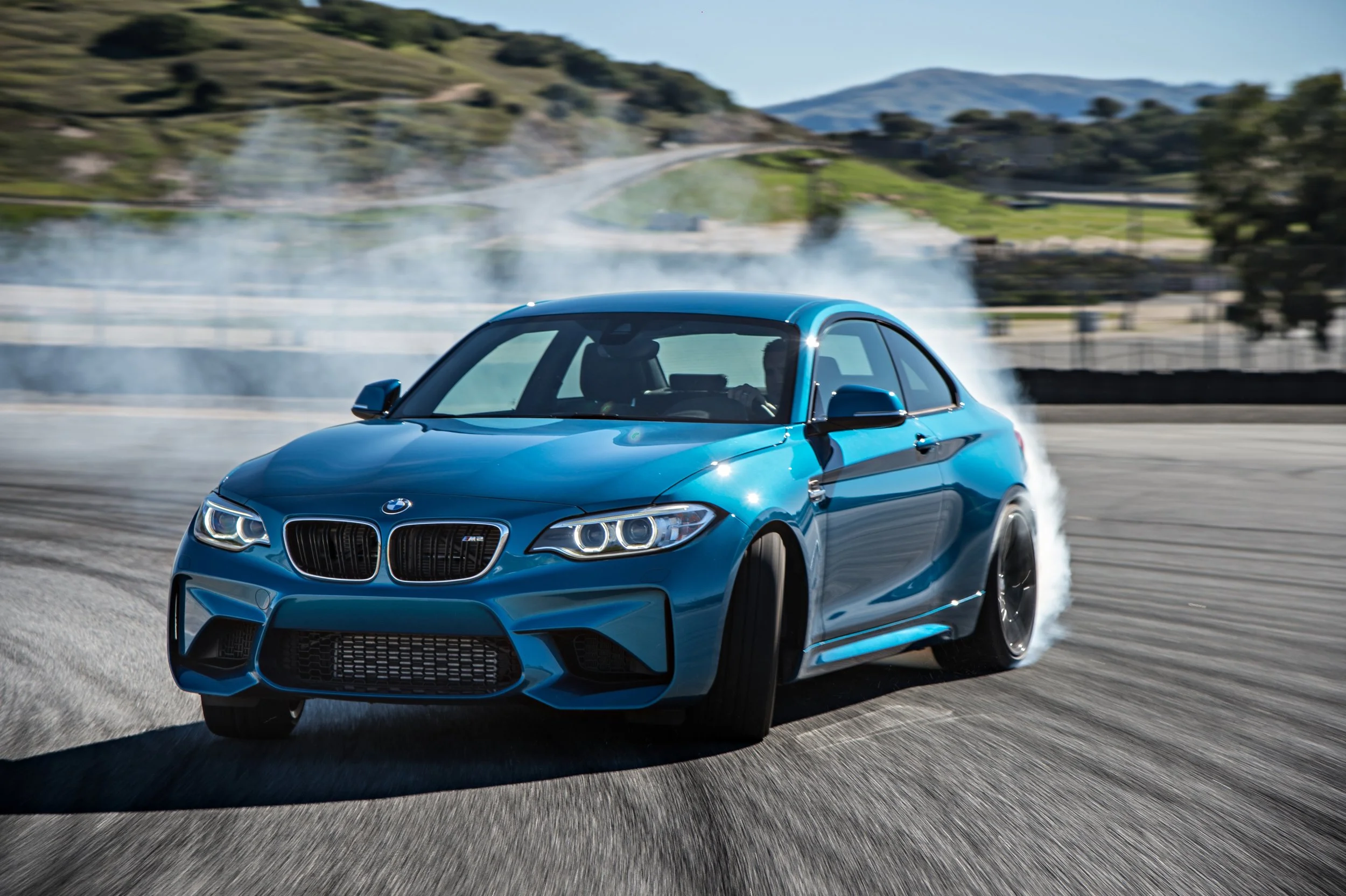 p90210081_highres_bmw-m2-coupe-02-2016.jpg