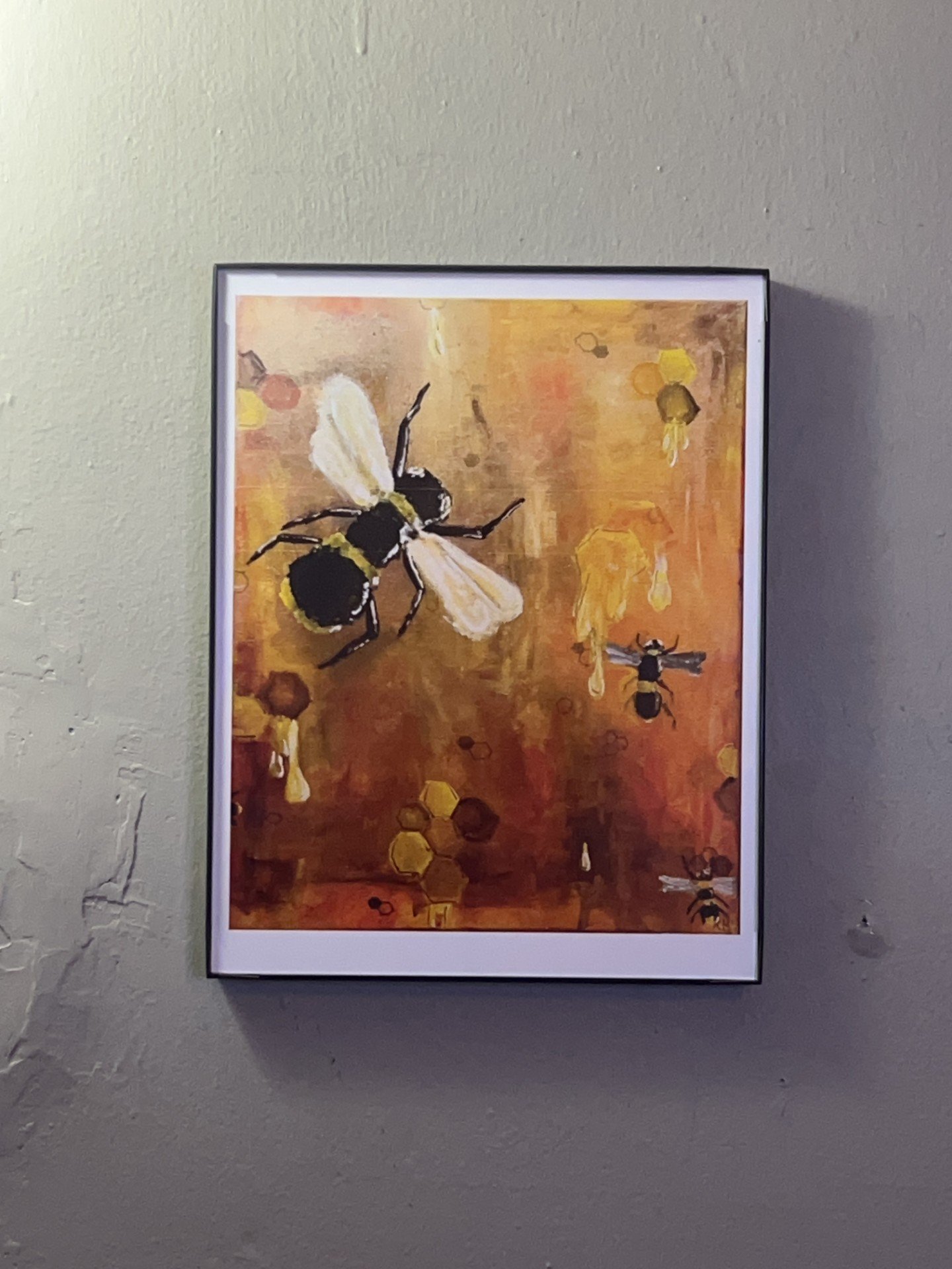 AbstractBeeMediumZoom.jpg