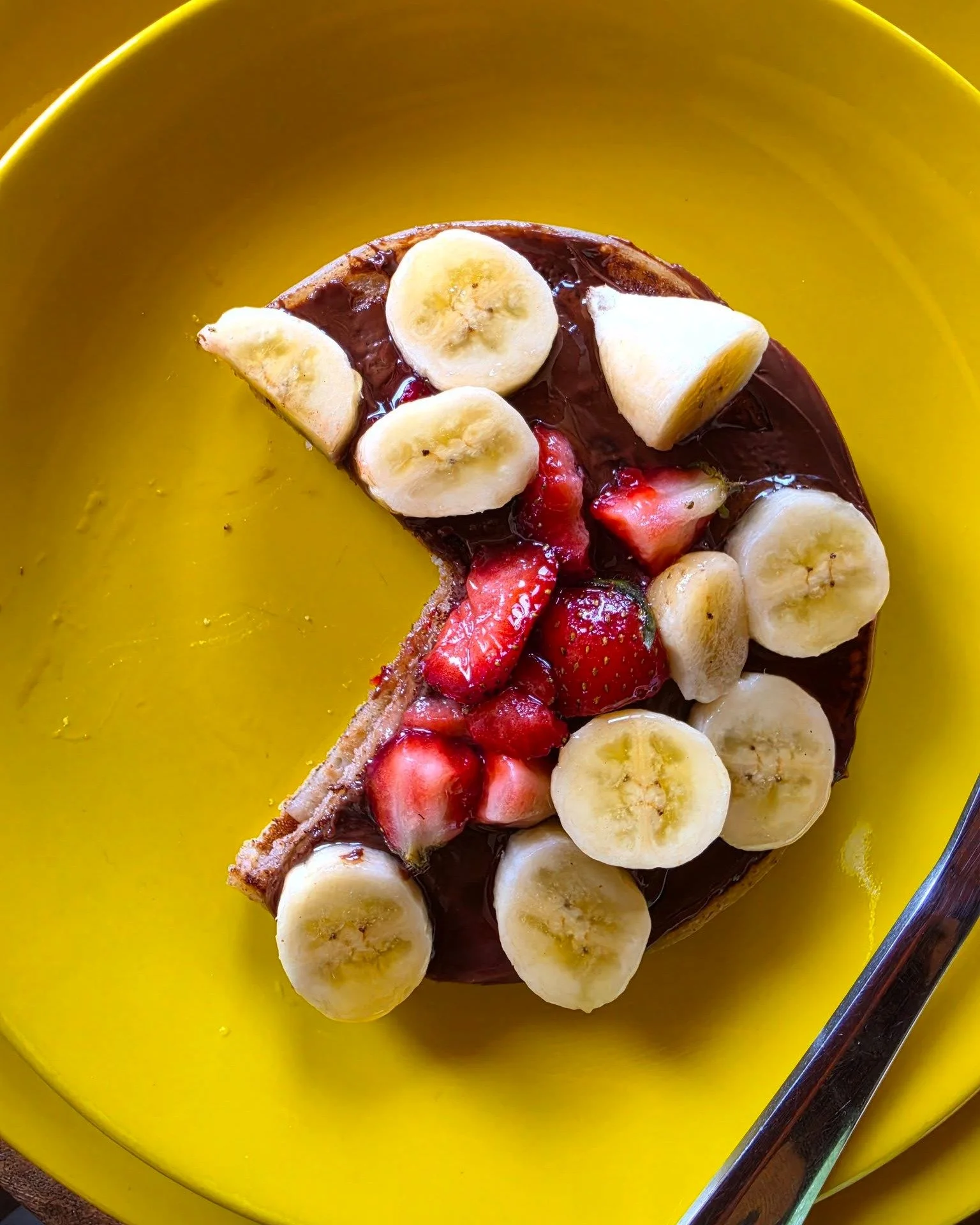 Level Up with Pure Tropics! 🎮 

Waka waka waka! Our fruit-fuelled Pac-Man waffle is gobbling banana dots and just chomped that power-pellet strawberry. 🍓 High score deliciousness! Avoid the ghosts (guilt!) and start your day right. High score achie