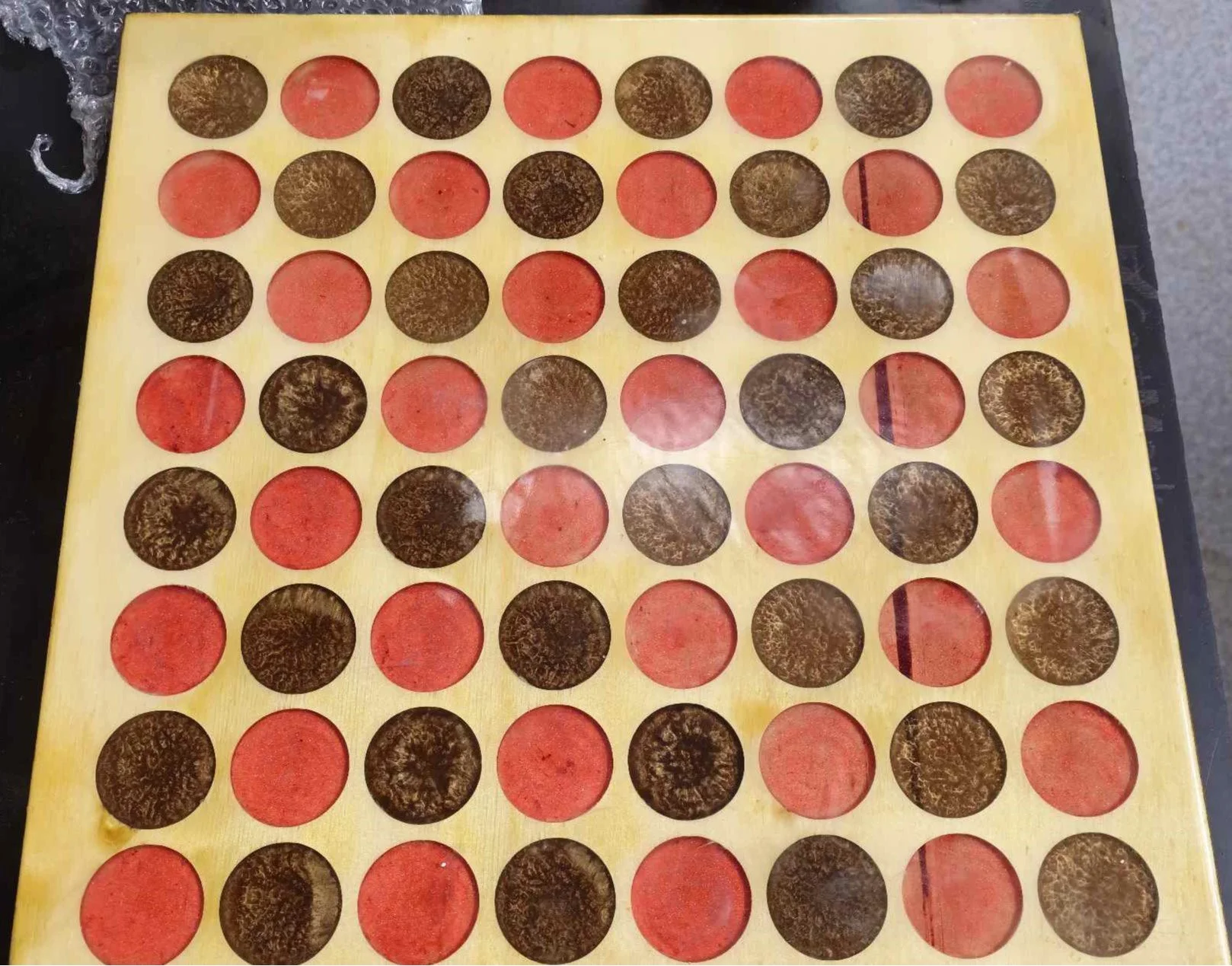 “I See No Edge” – Round Concept Chess Board