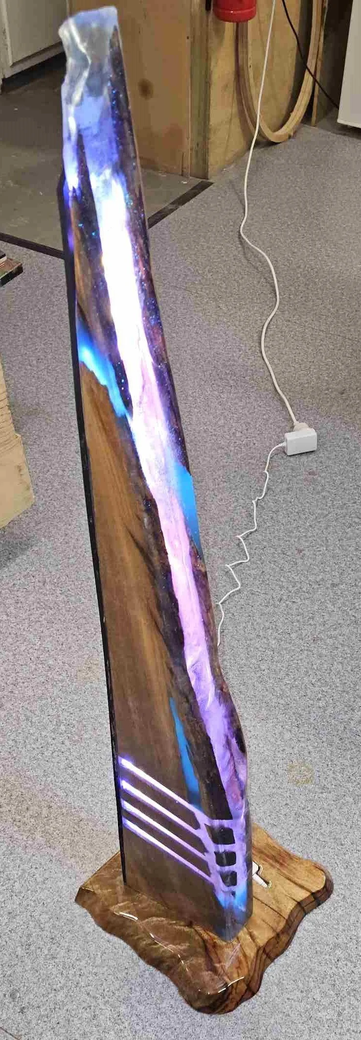 Camphor Laurel Sail Light – Handcrafted Resin Statement Lamp