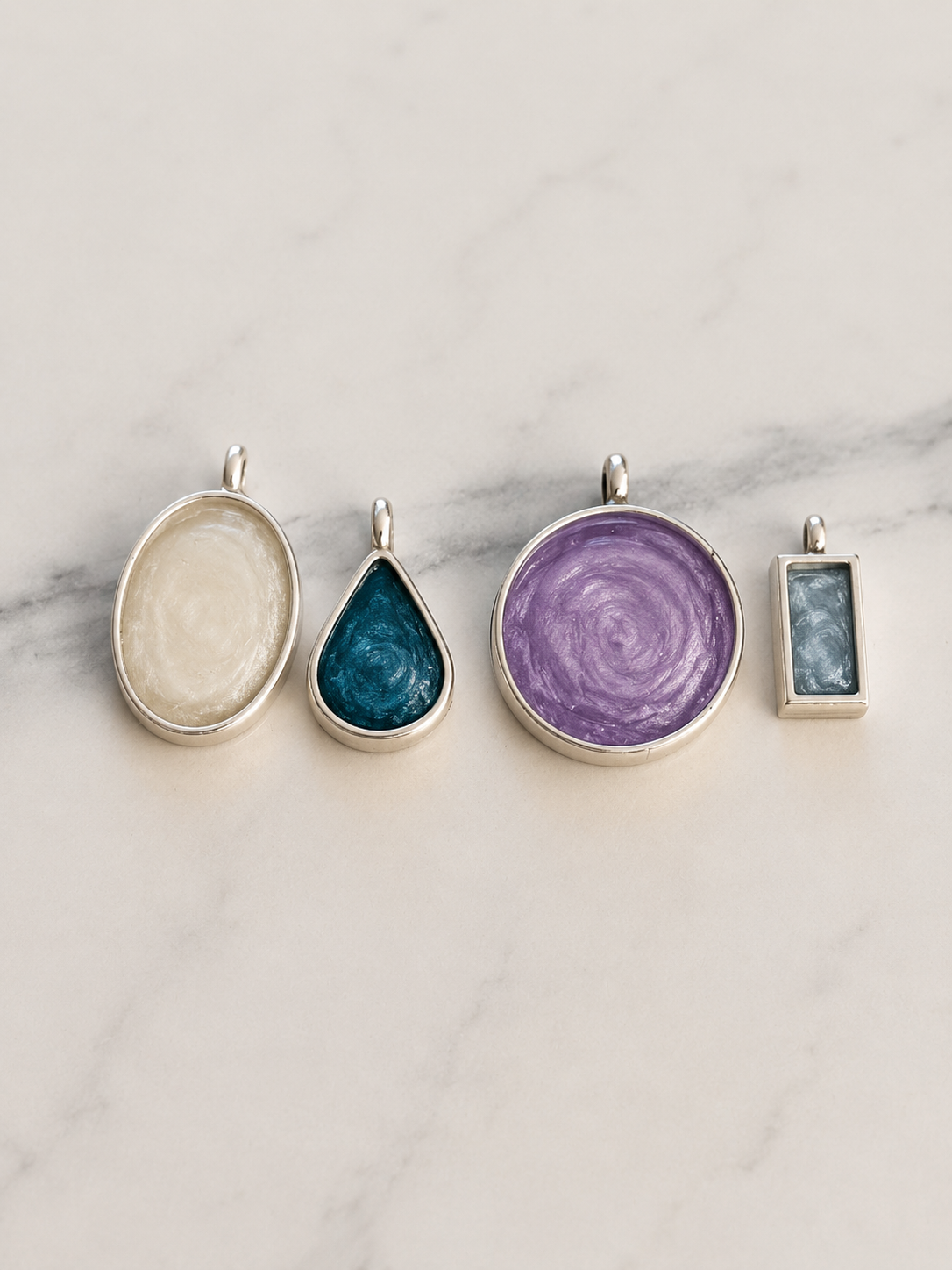 Memory Ash Small Round Pendant