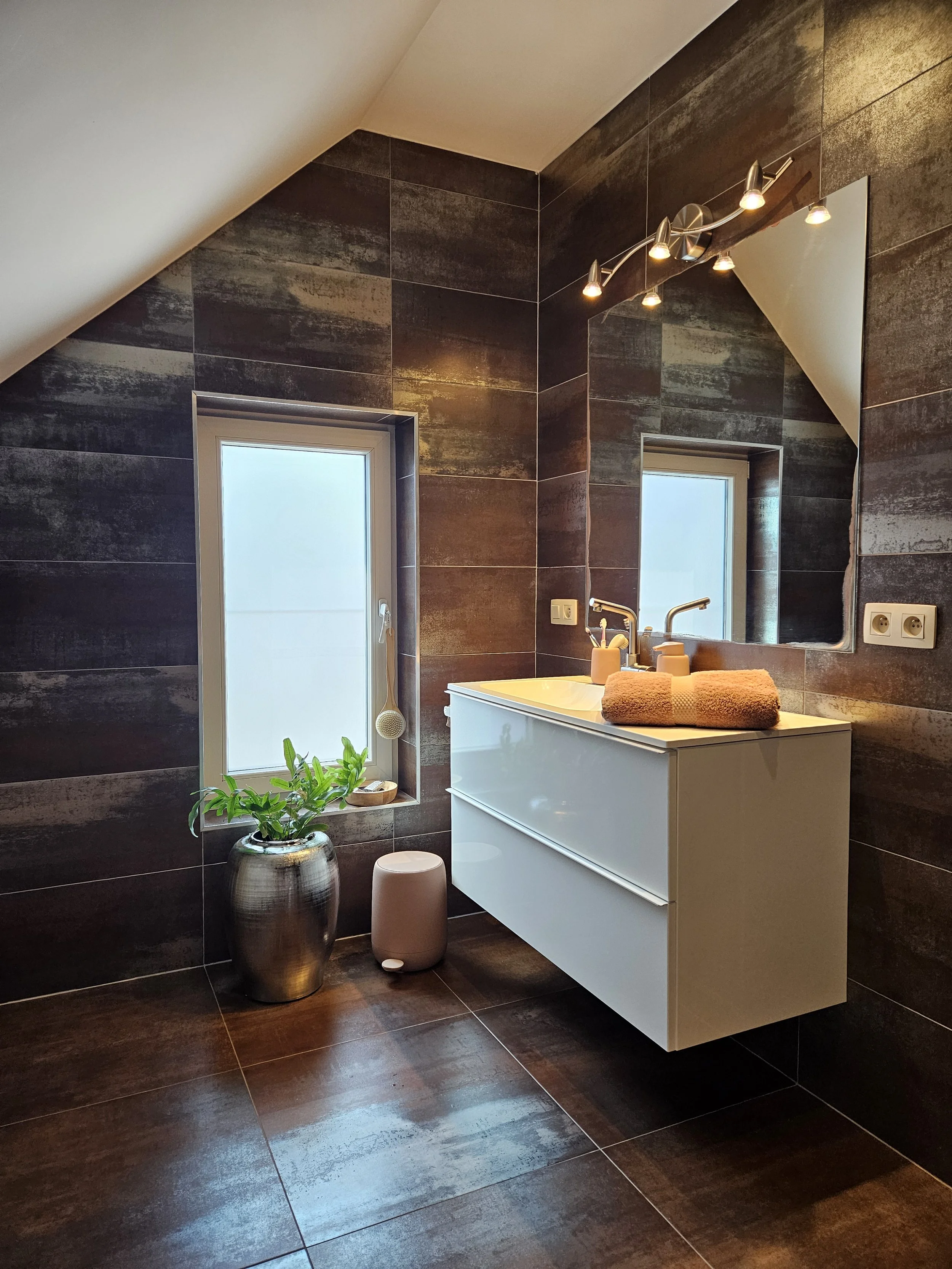 Warm interieurontwerp en ruimtelijke styling - STYL'D & SOLD