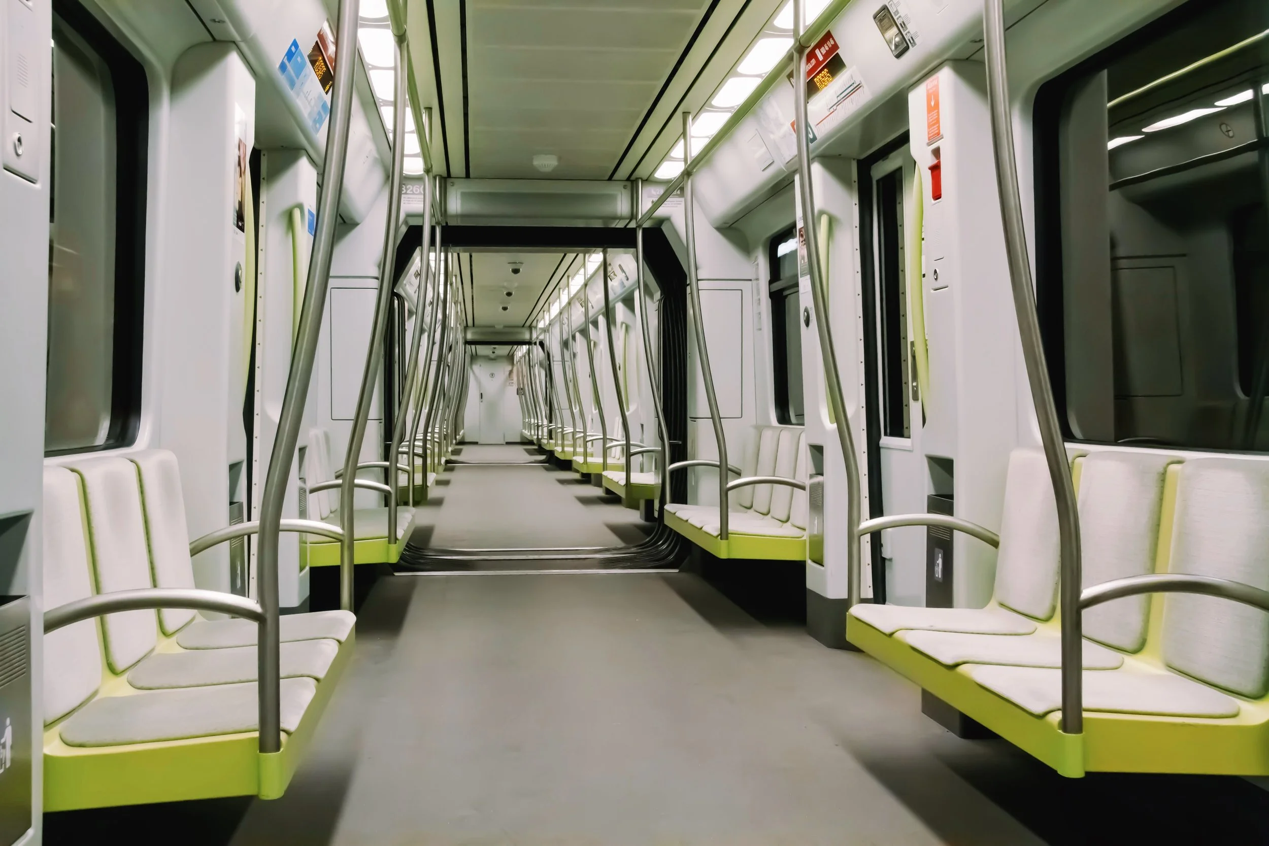 A Valencian metro train