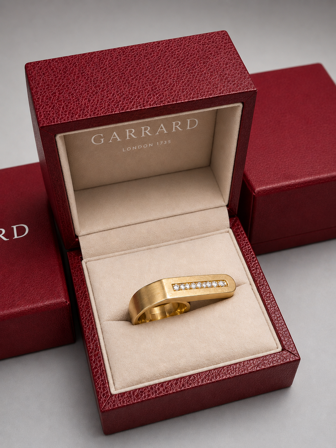 Vintage Garrards Yellow Gold and Diamond Knuckle Ring
