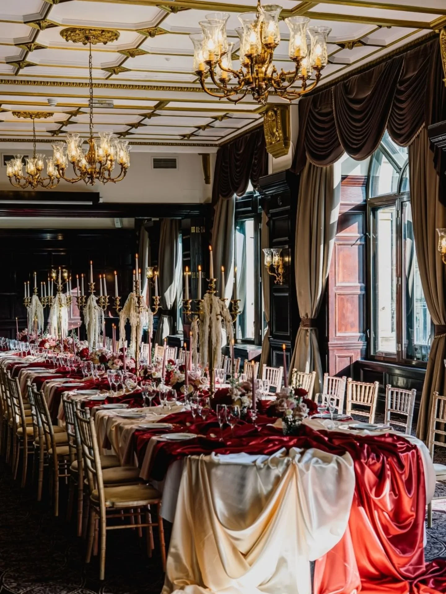 🥂The candles, the details, the moment&hellip; 🤍
now all it&rsquo;s missing is *you*

(PS - yes, it looks this good in real life)

💒 Venue: @countyhotelncl
📷 Photographer: @yulimar.photo
🕯 Styling: @madesimplyperfect
🤍 Model: @featuring.bless
💎
