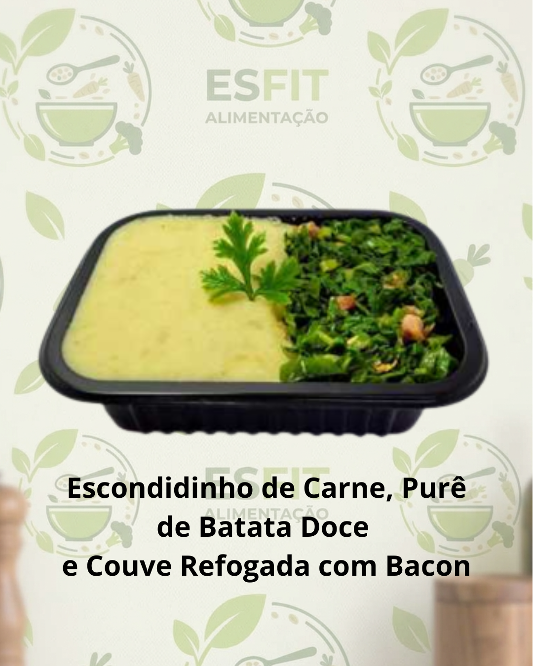 Escondidinho de Carne, Purê de Batata Doce  e Couve Refogada com Bacon