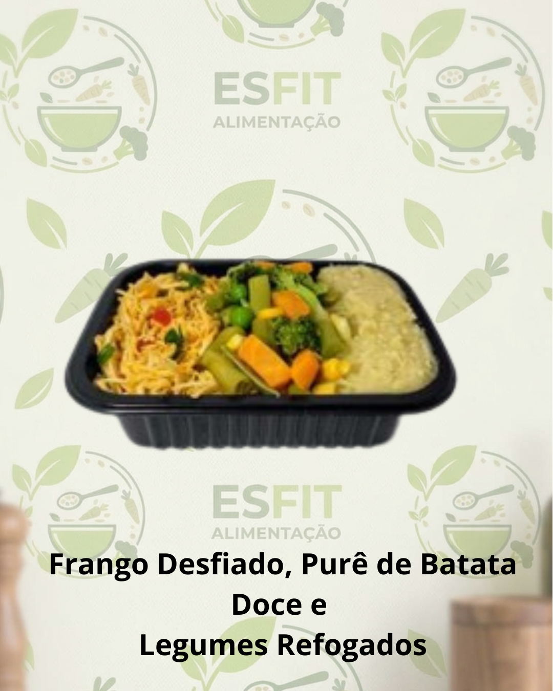 Frango Desfiado, Purê de Batata Doce e  Legumes Refogados