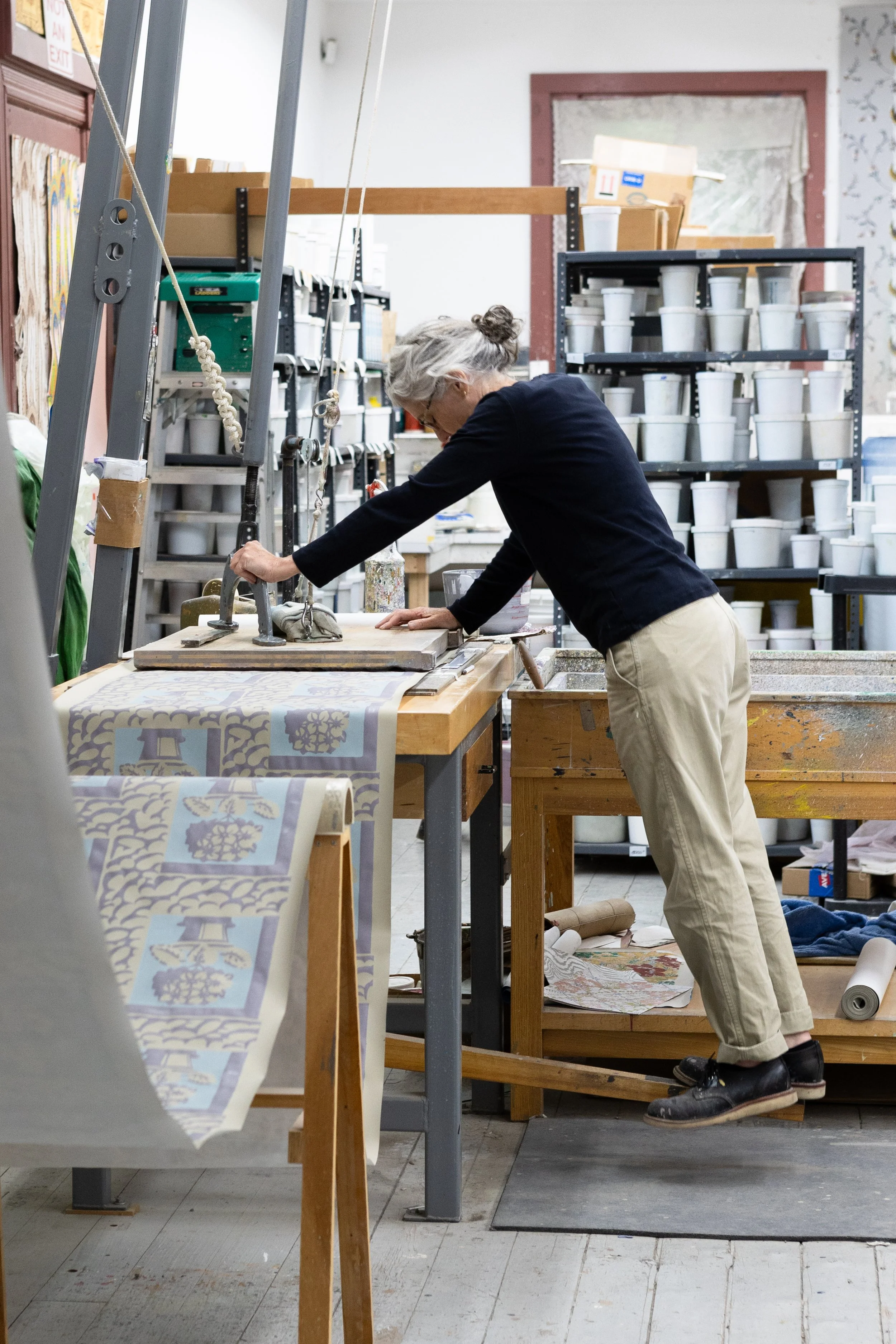 Printing the Pebbles and Flowerpots pattern at the Adelphi Paper Hangings studio. © Jessica Marx