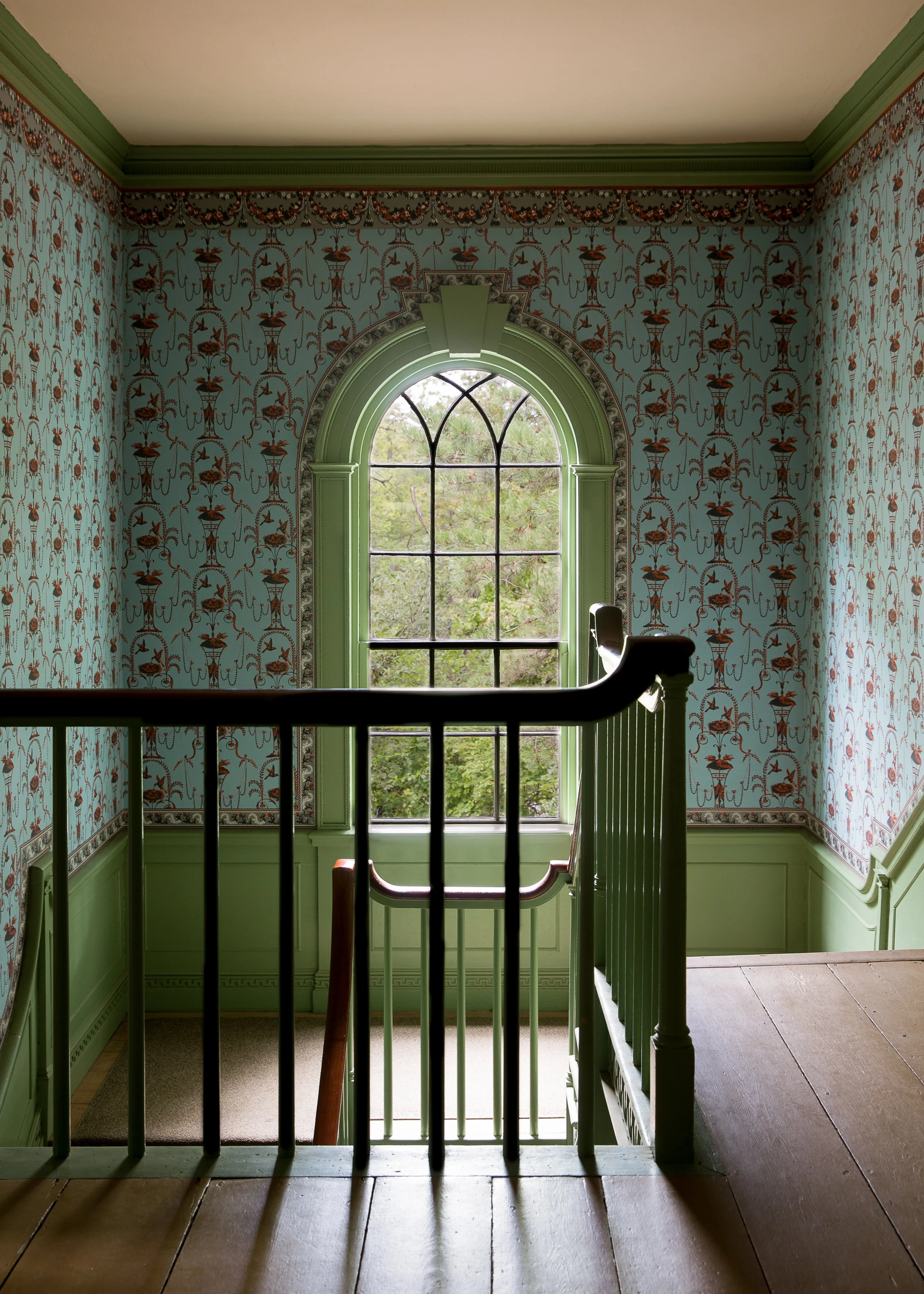 Arabesque Pigeons, Salem Towne House, Old Sturbridge Village, Massachusetts. Courtesy of Old Sturbridge Village.