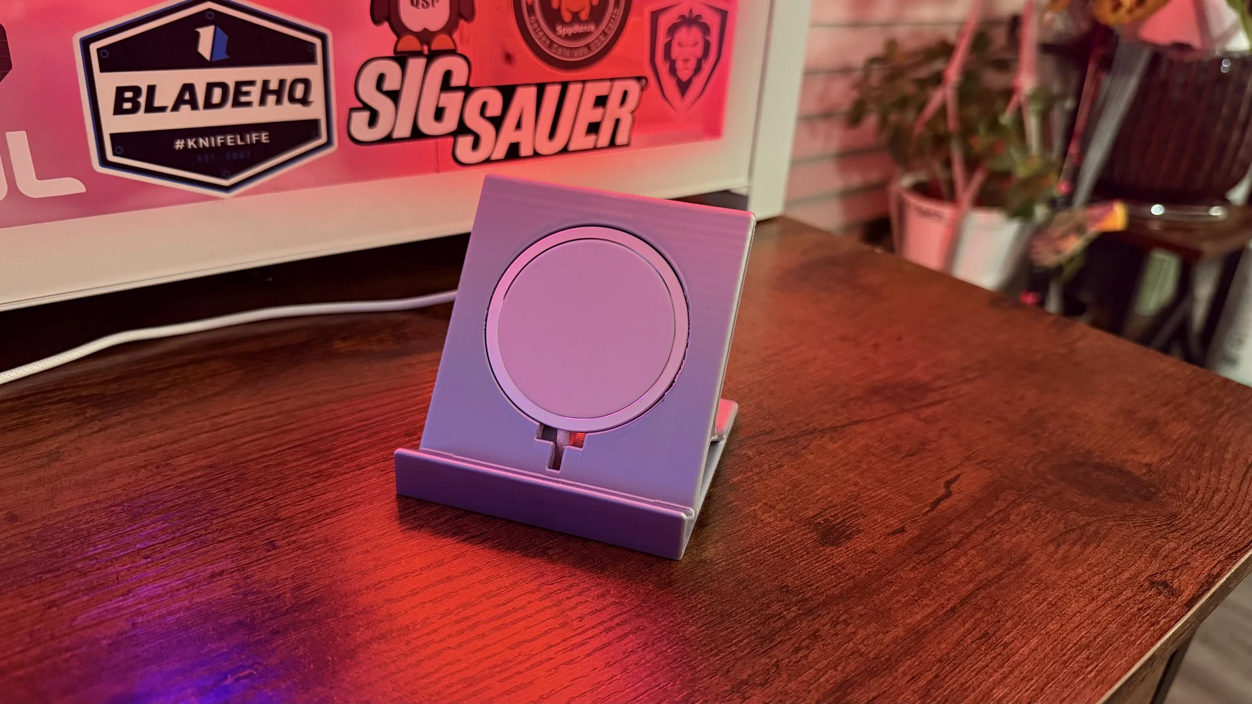 MagSafe Charging Stand